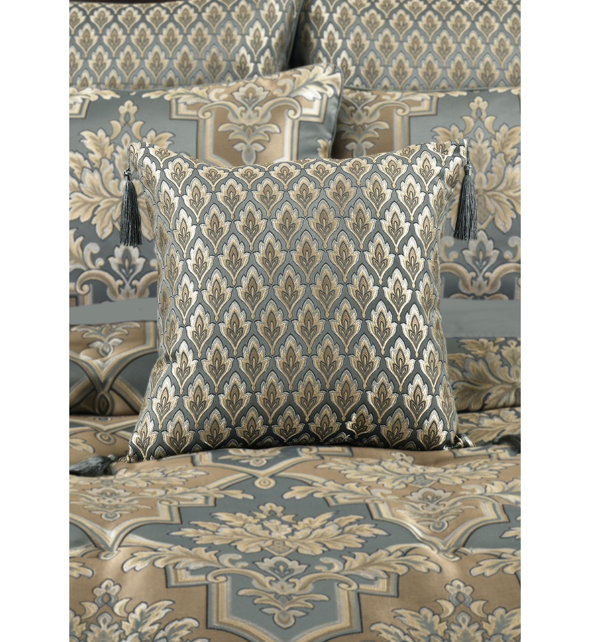 Belluno 18" Square Decorative Throw Pillow