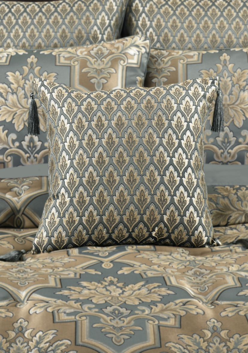 Belluno 18" Square Decorative Throw Pillow