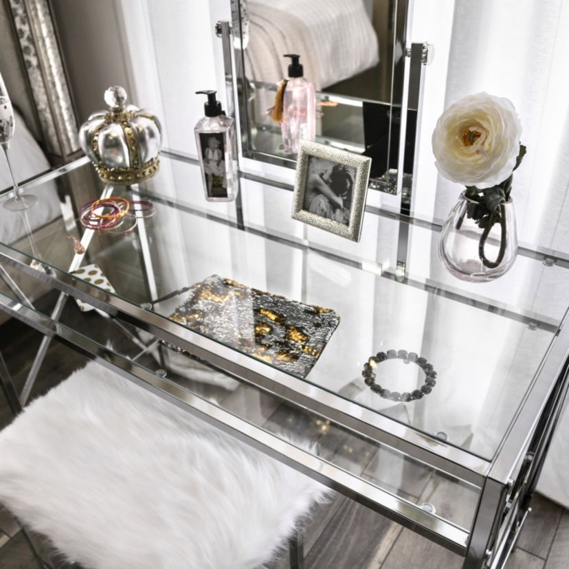 Vruni Vanity with Stool