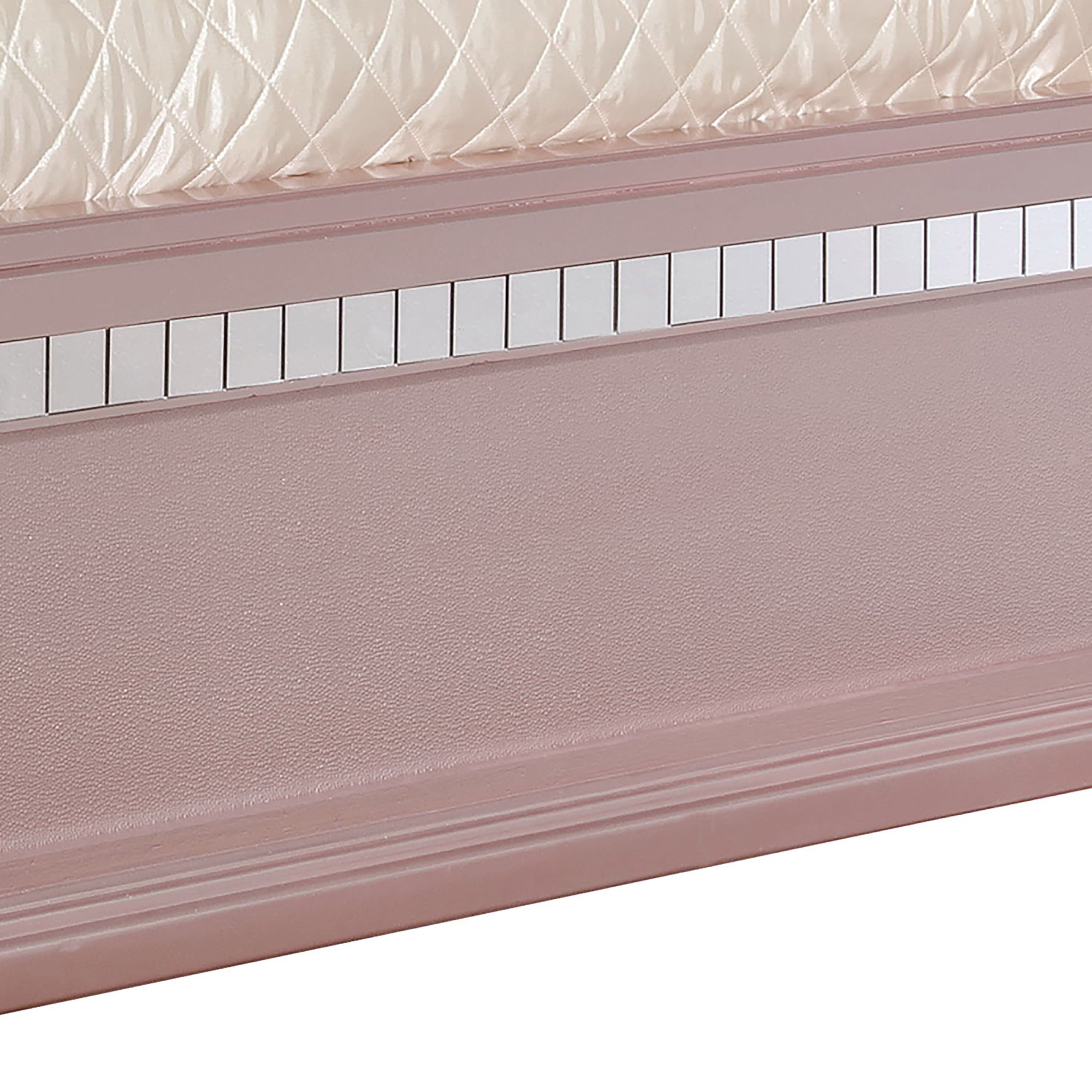Corta Button Tufted Bed
