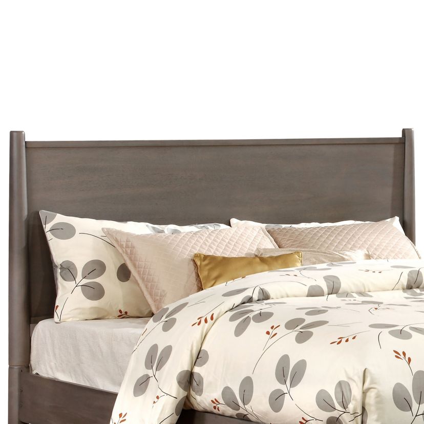 Regent Bed with Turned Legs