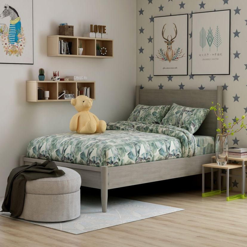 Regent Bed with Turned Legs