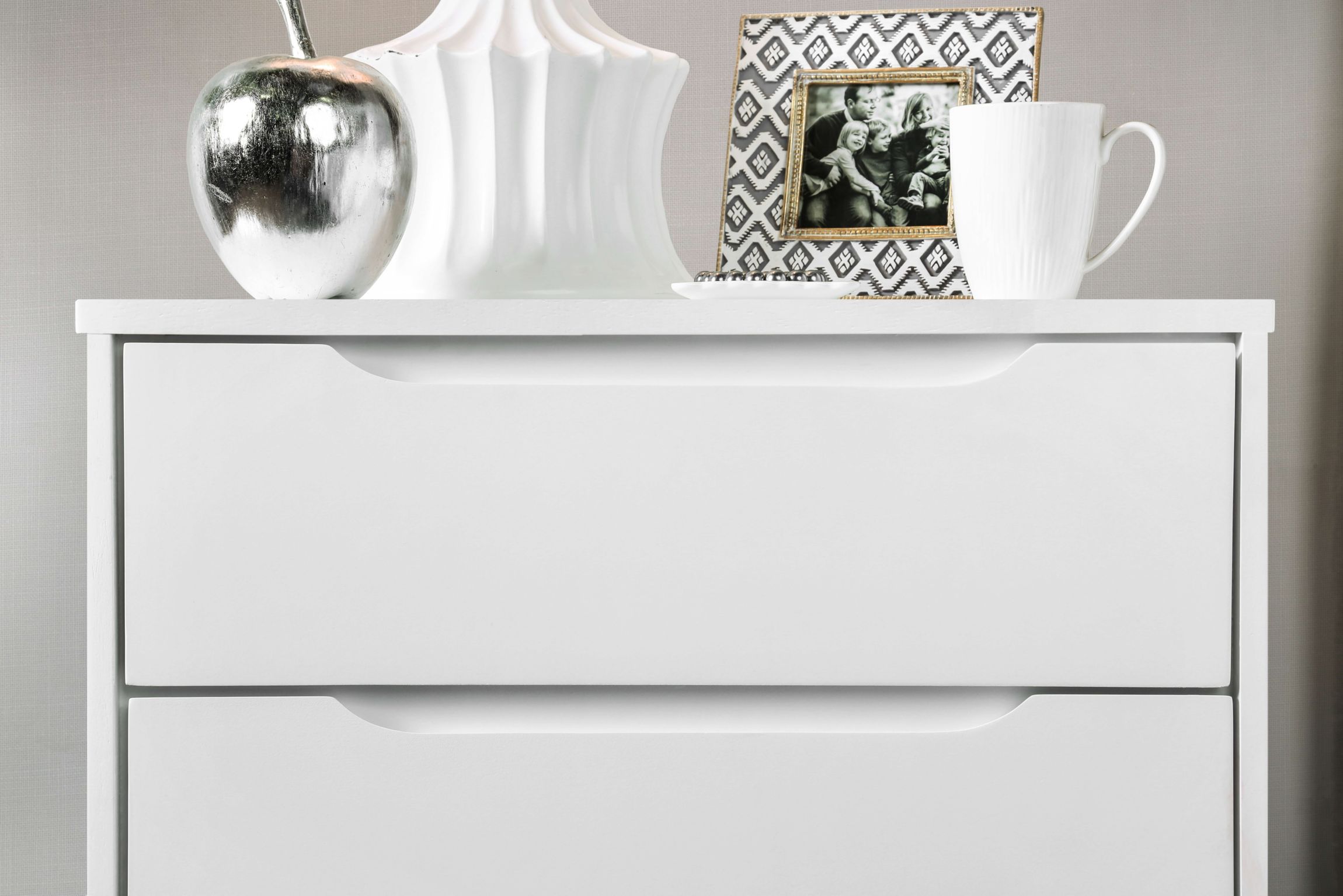 Barcelona 2-Drawer Solid Wood Nightstand