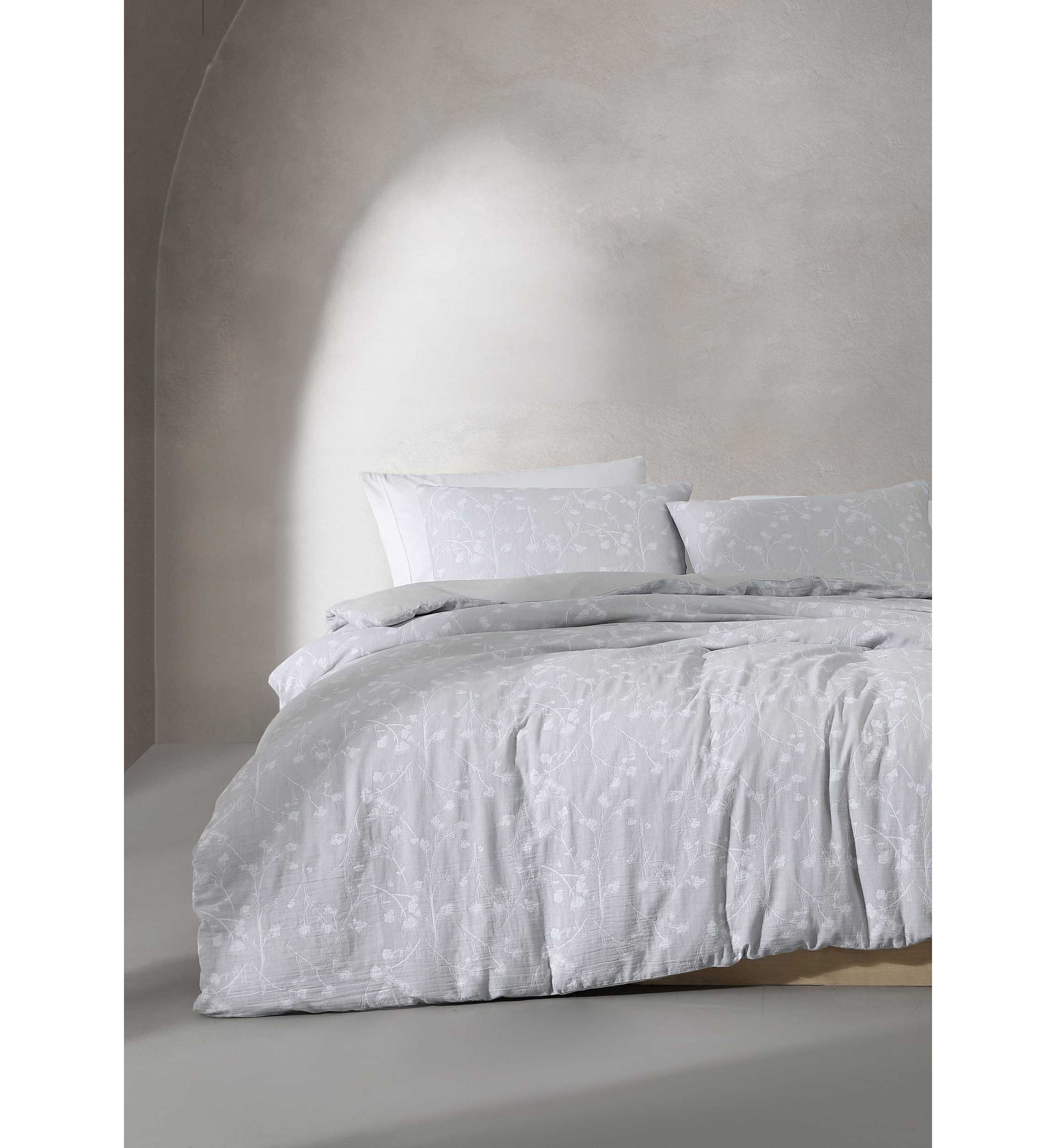 Umbra Floral Jacquard Comforter Set