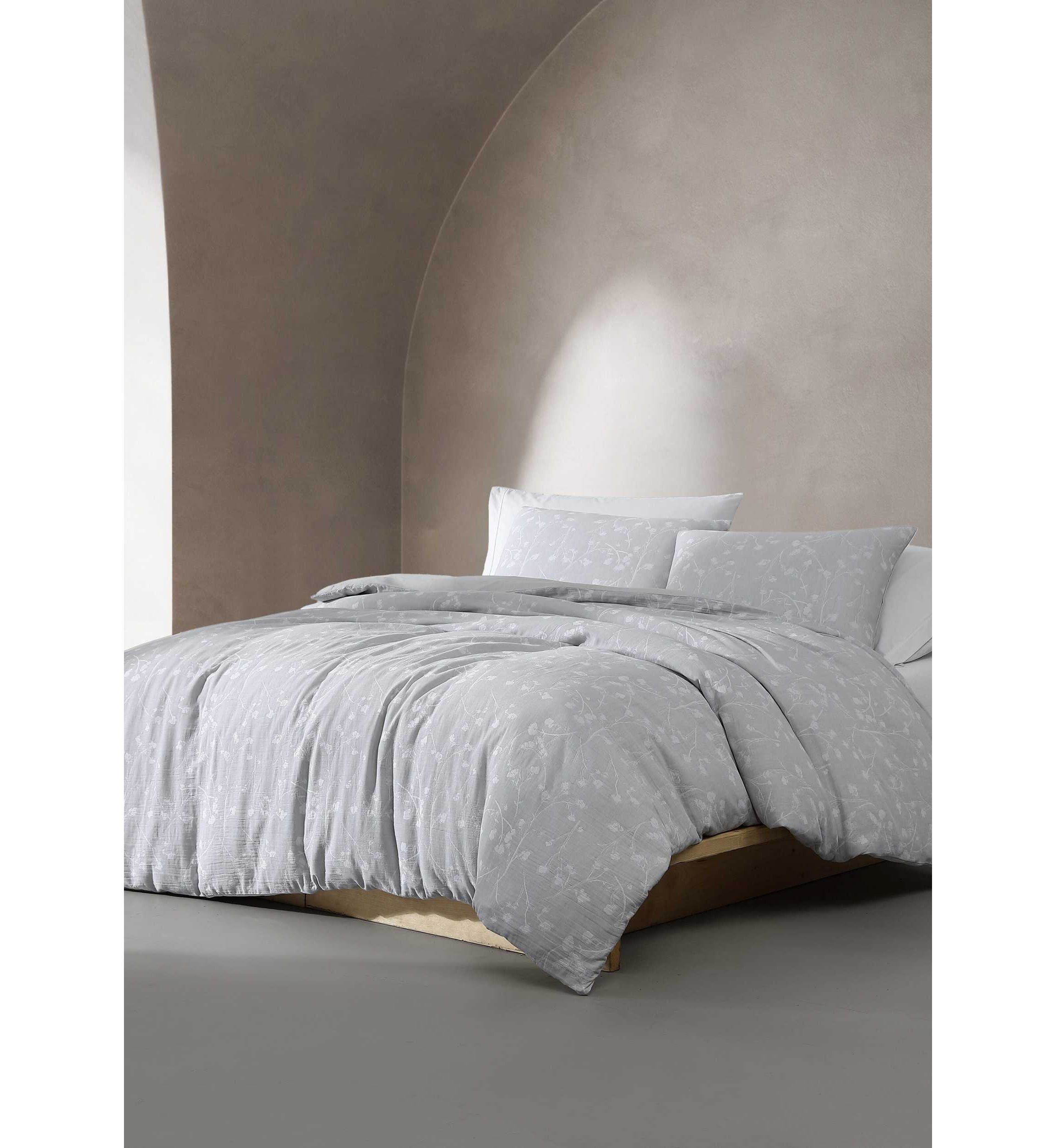Umbra Floral Jacquard Comforter Set
