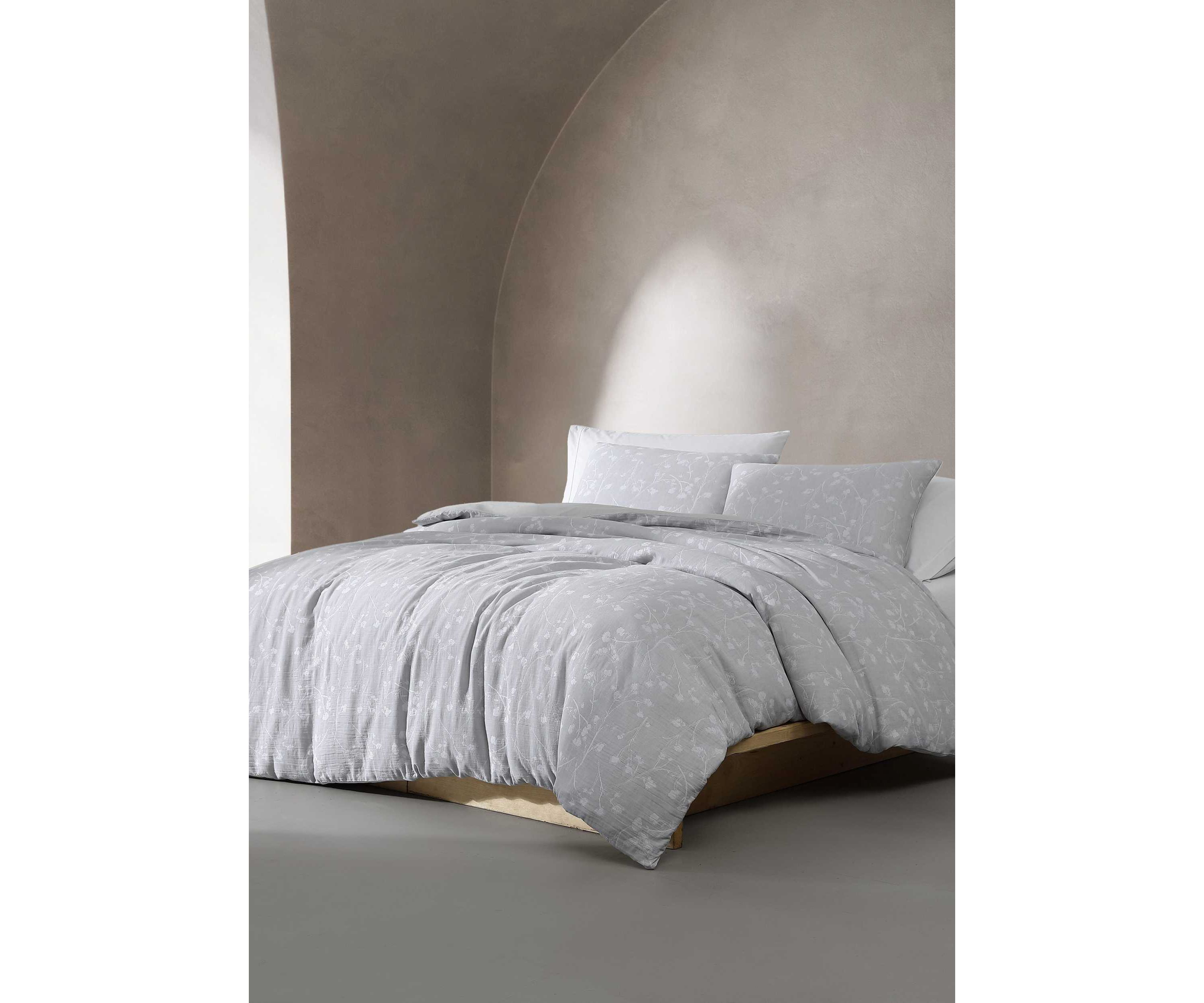 Umbra Floral Jacquard Comforter Set