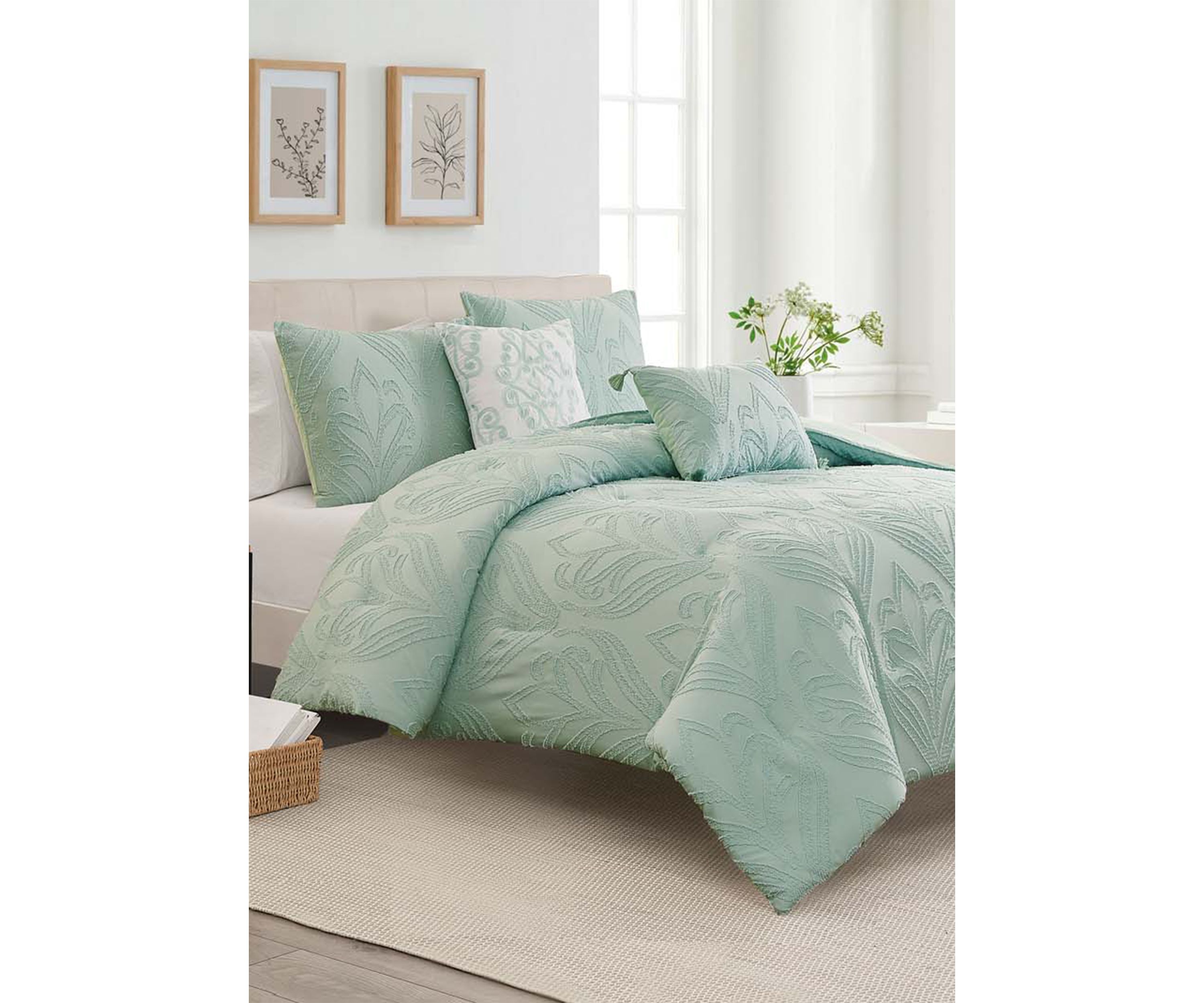 Viola Comforter Set