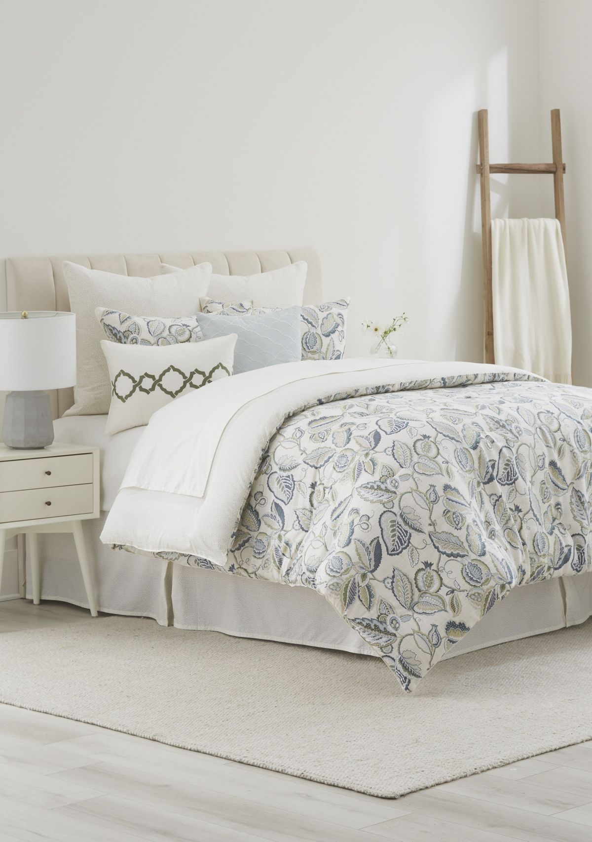 Fantasy Fleur Comforter Set