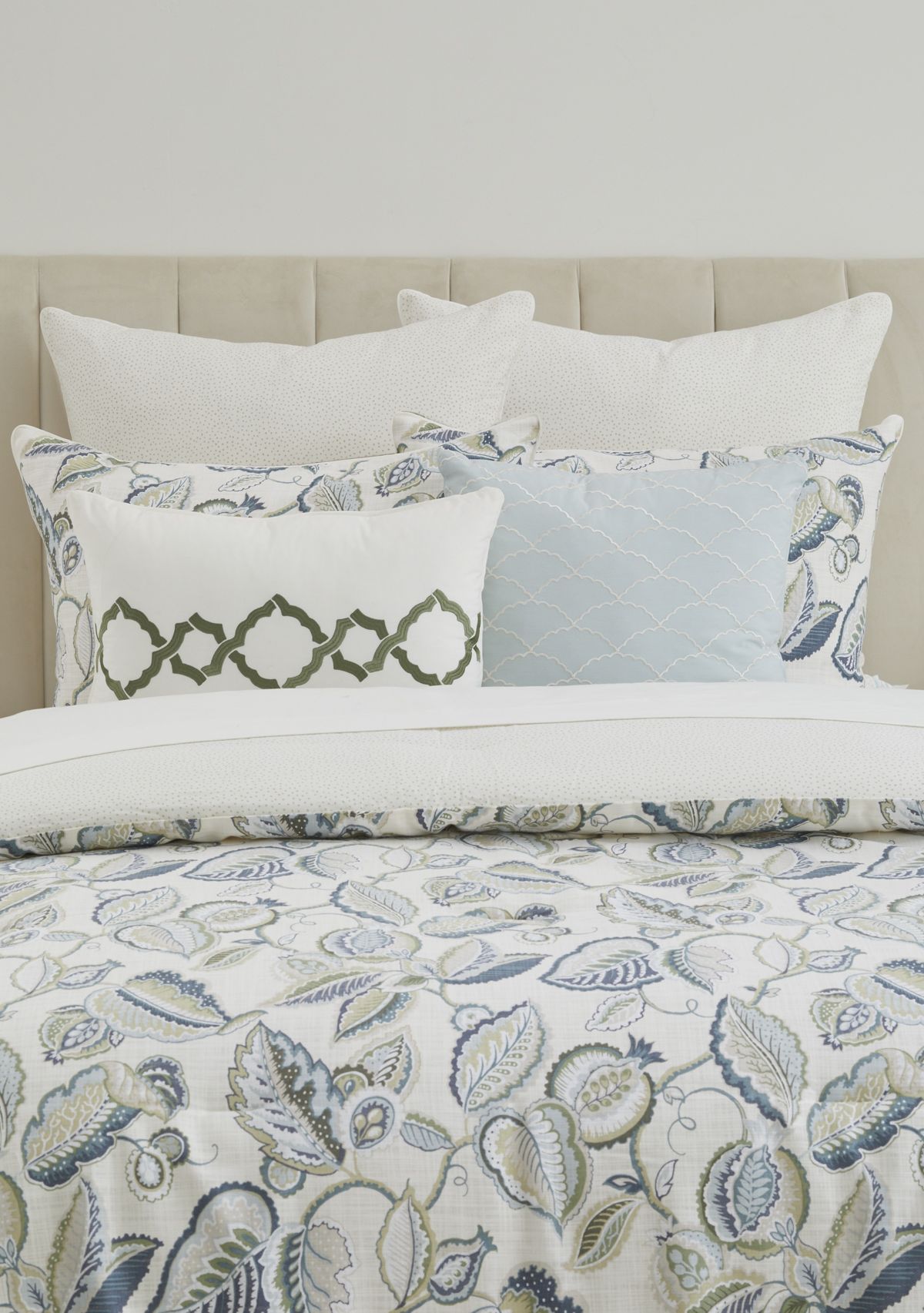 Fantasy Fleur Comforter Set