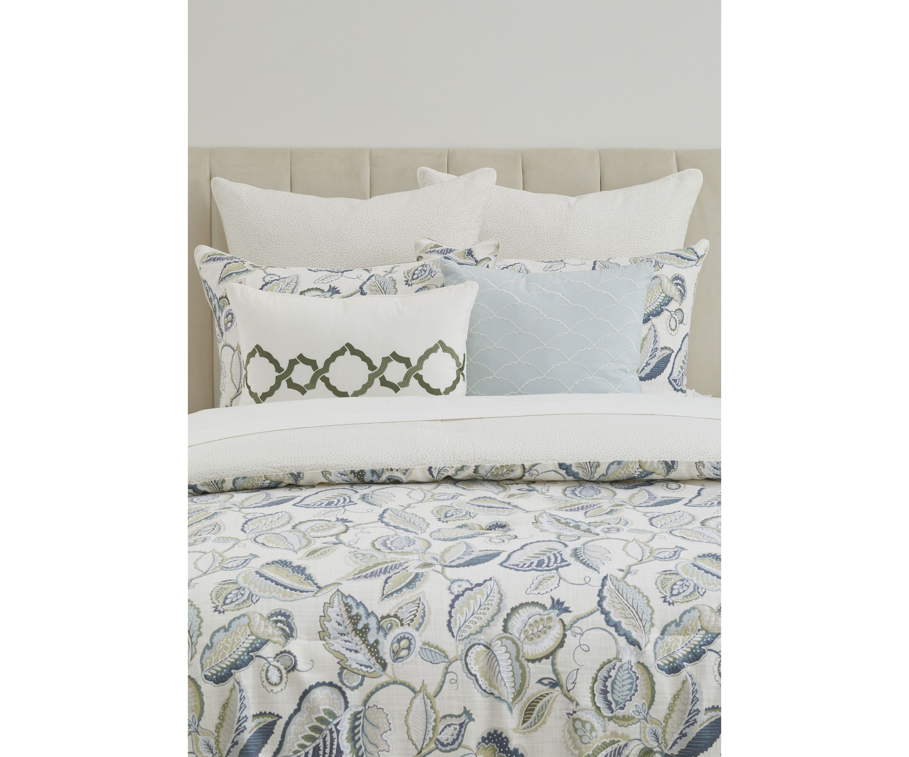 Fantasy Fleur Comforter Set