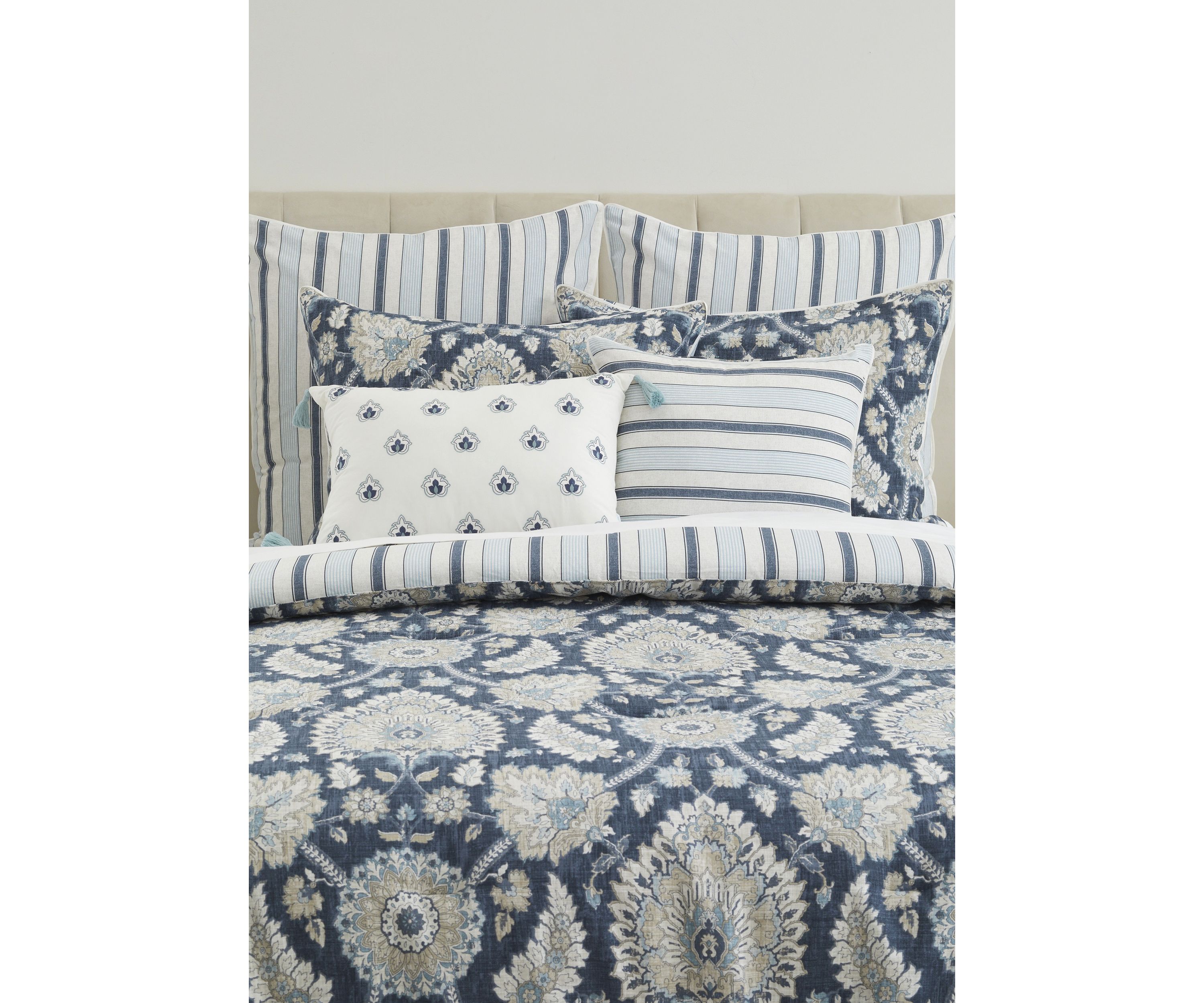 Castleford Comforter Set