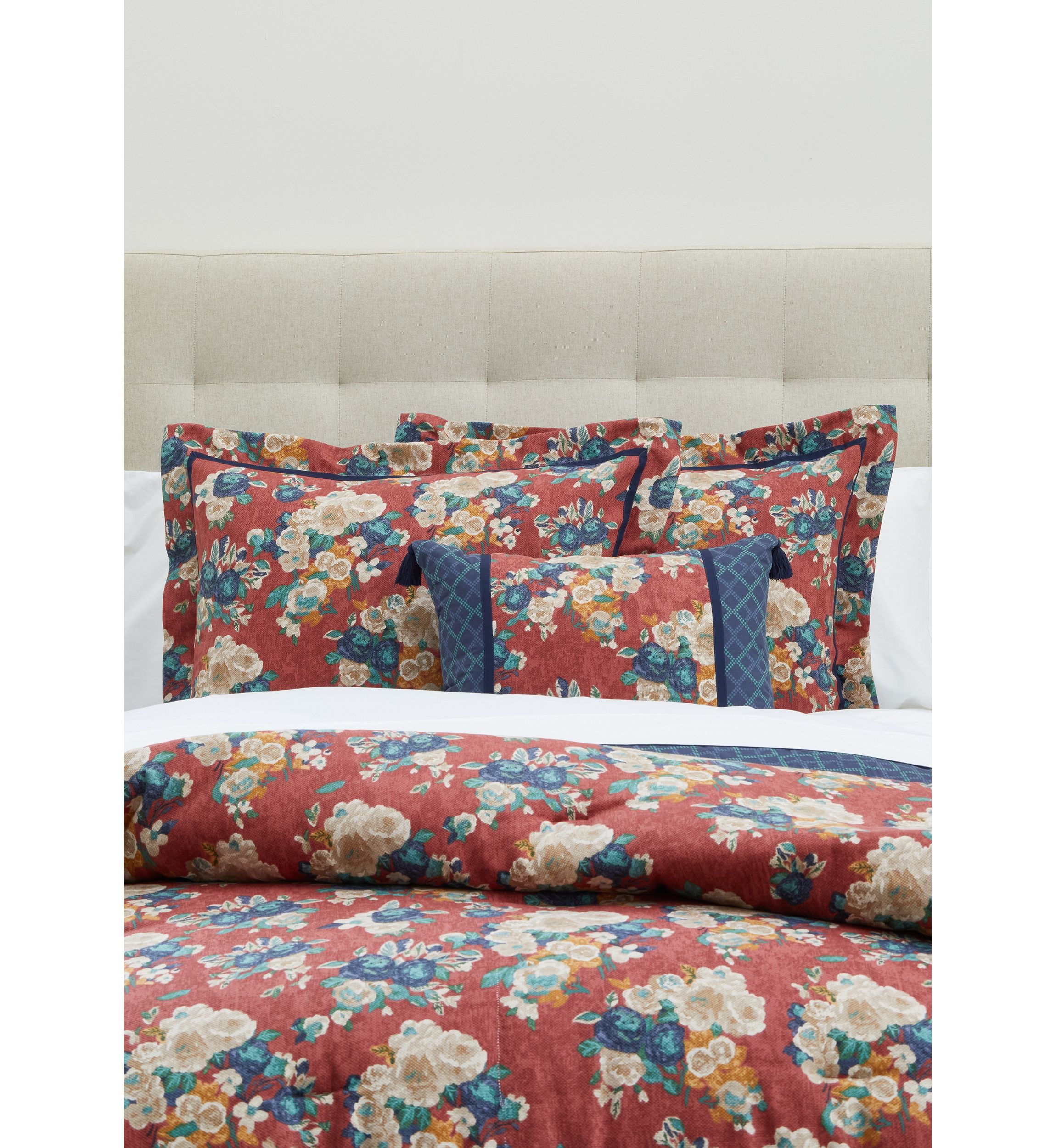 Camilla Comforter Set