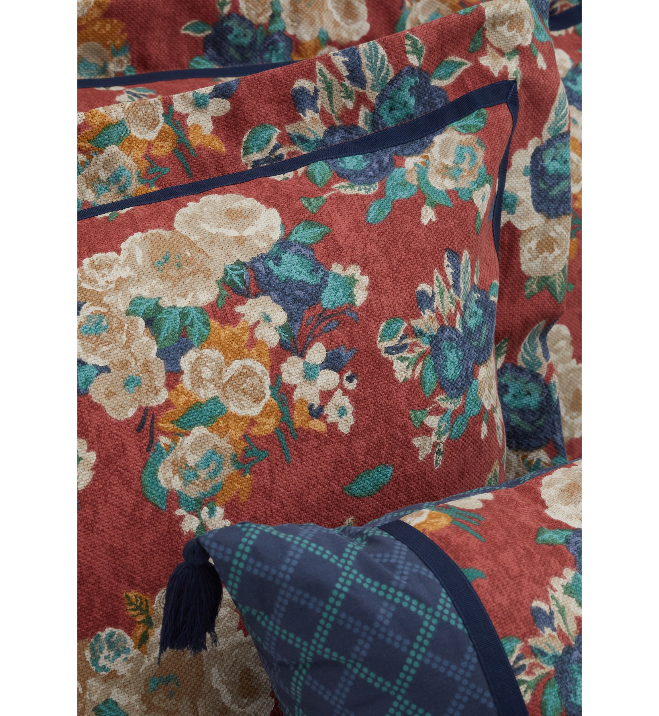 Camilla Comforter Set