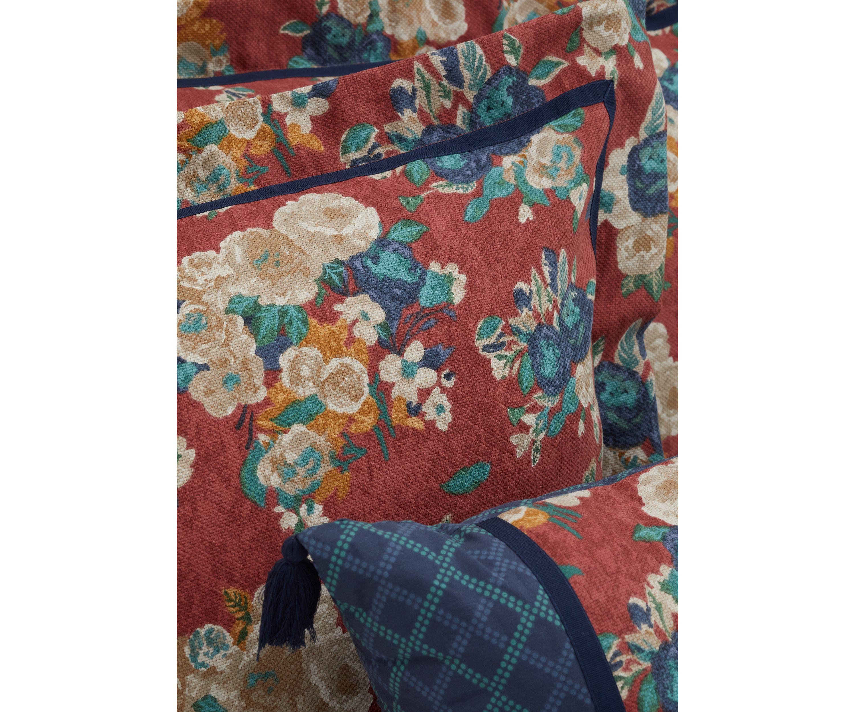 Camilla Comforter Set