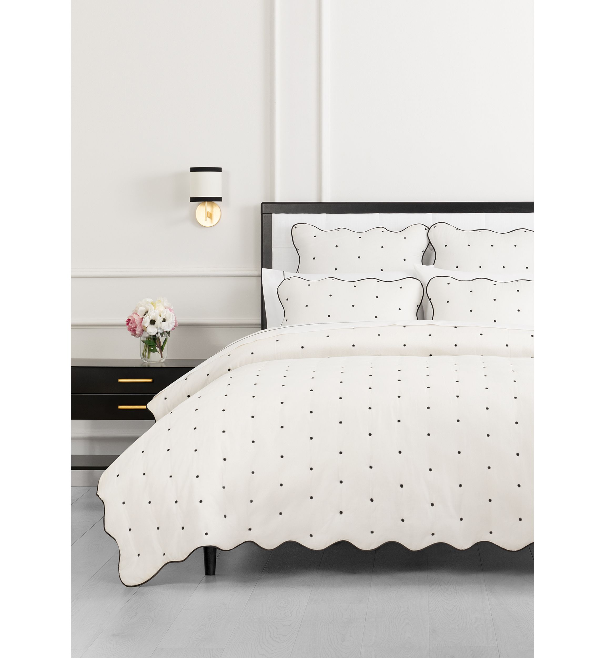 Scalloped Edge Quilt Set
