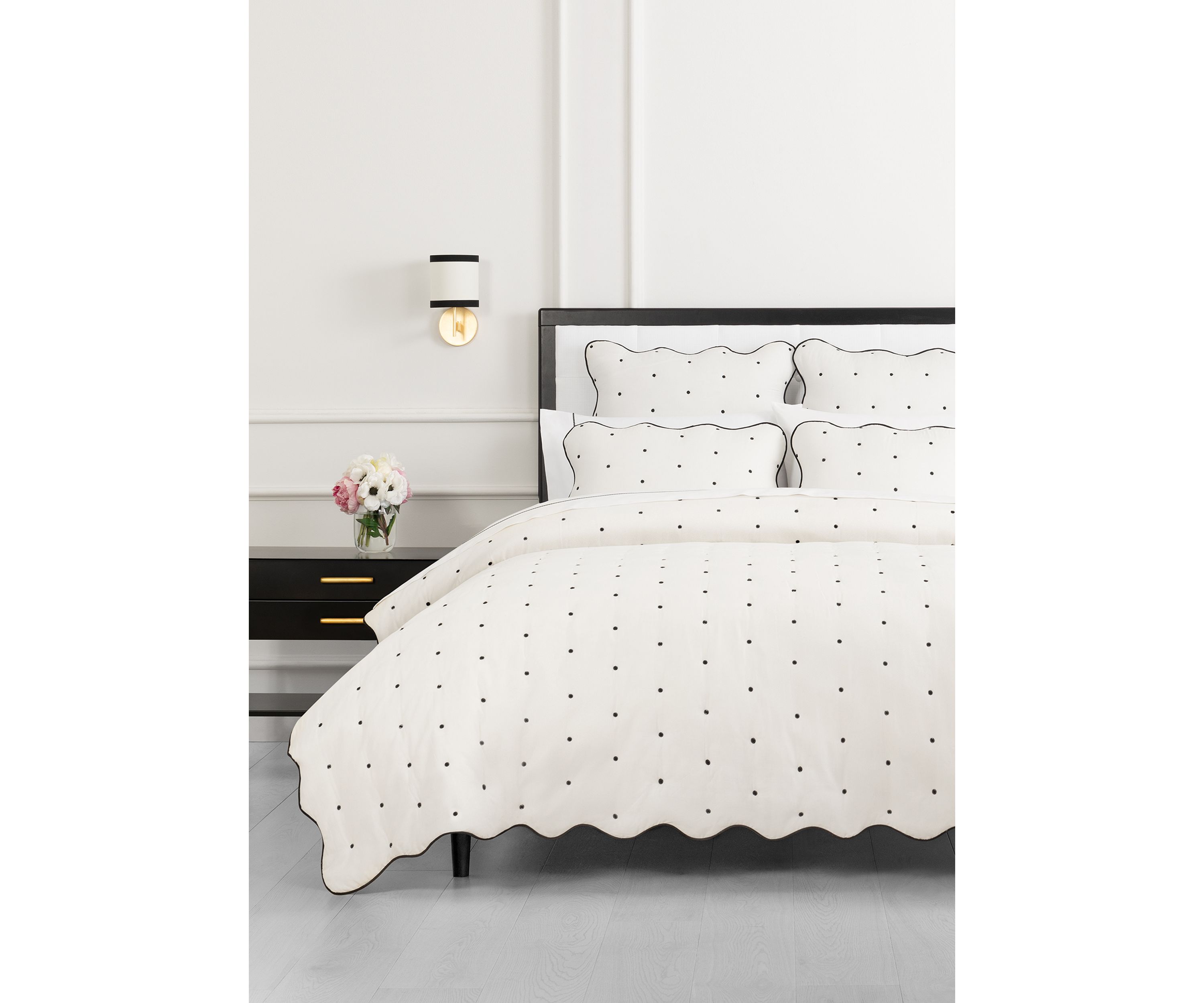 Scalloped Edge Quilt Set