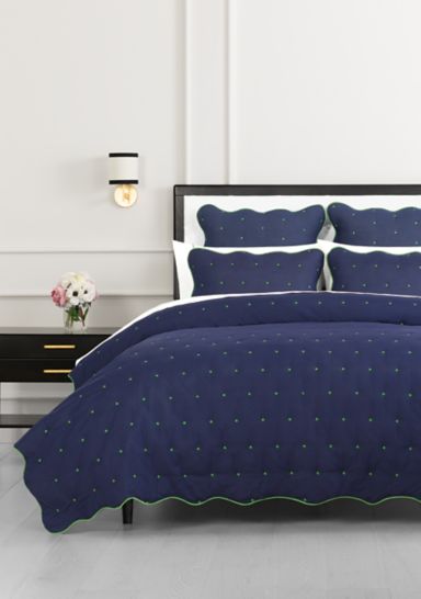 Scalloped Edge Quilt Set