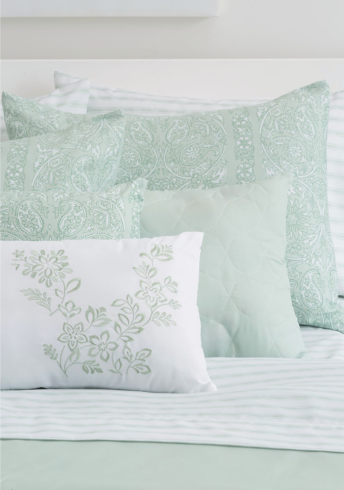 Perla Paisley 10-Piece Comforter Set