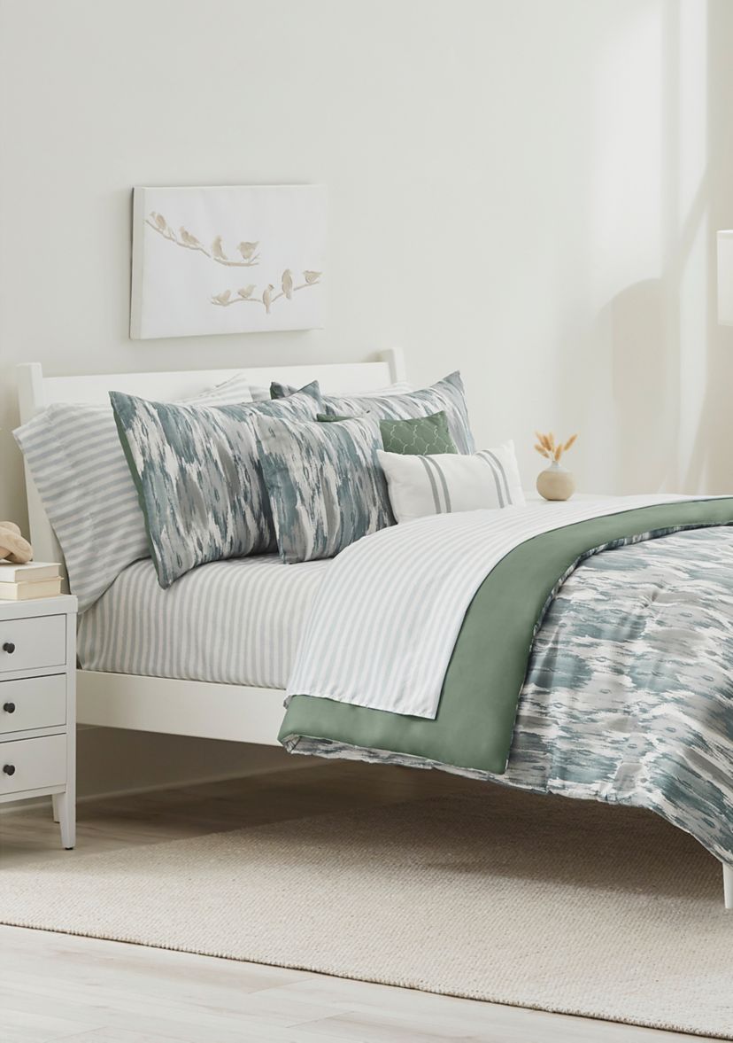 Abstract Ikat Comforter Set