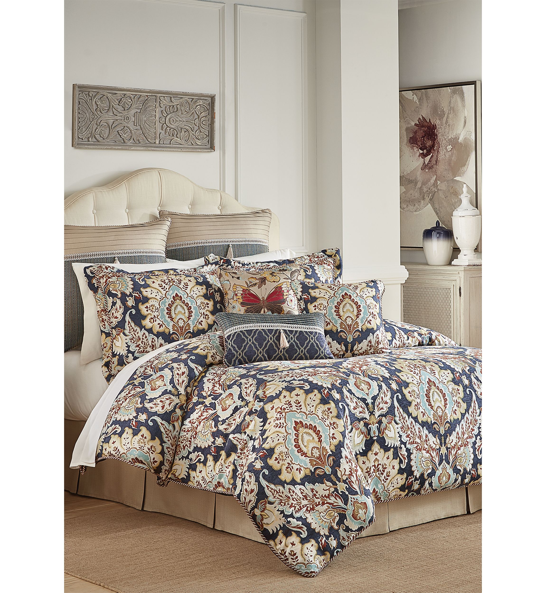 Finnegan Comforter Set