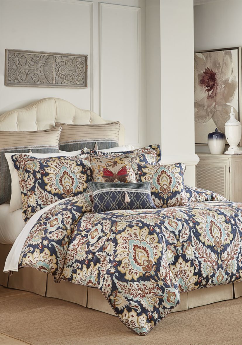 Finnegan Comforter Set
