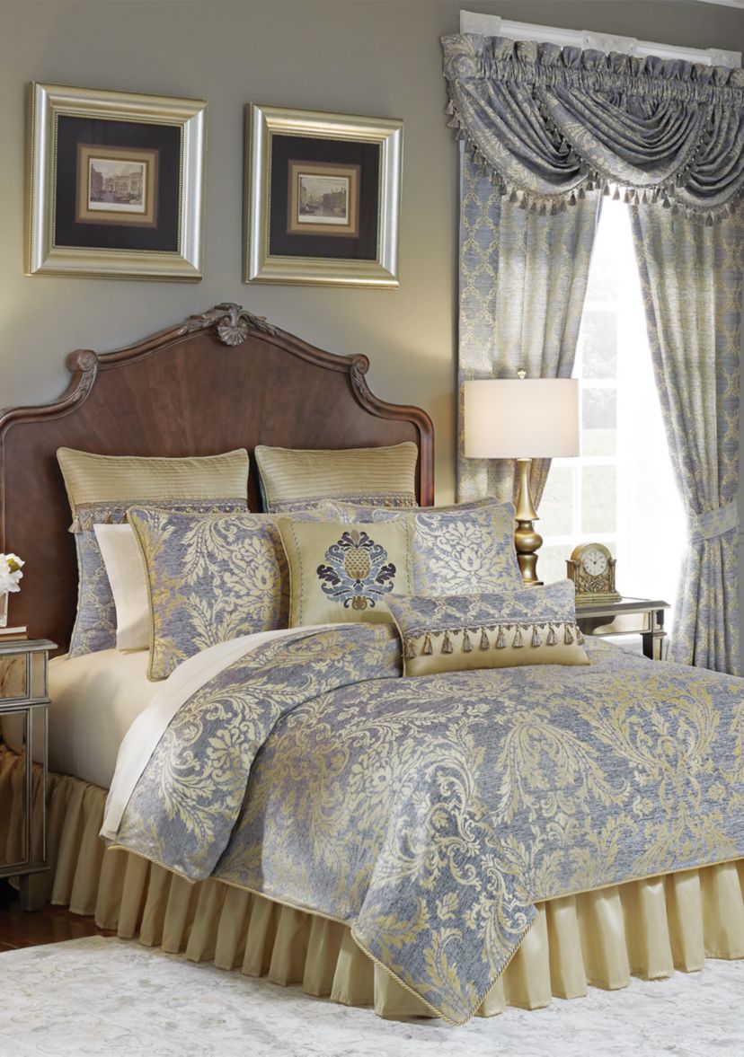 Nadia Comforter Set