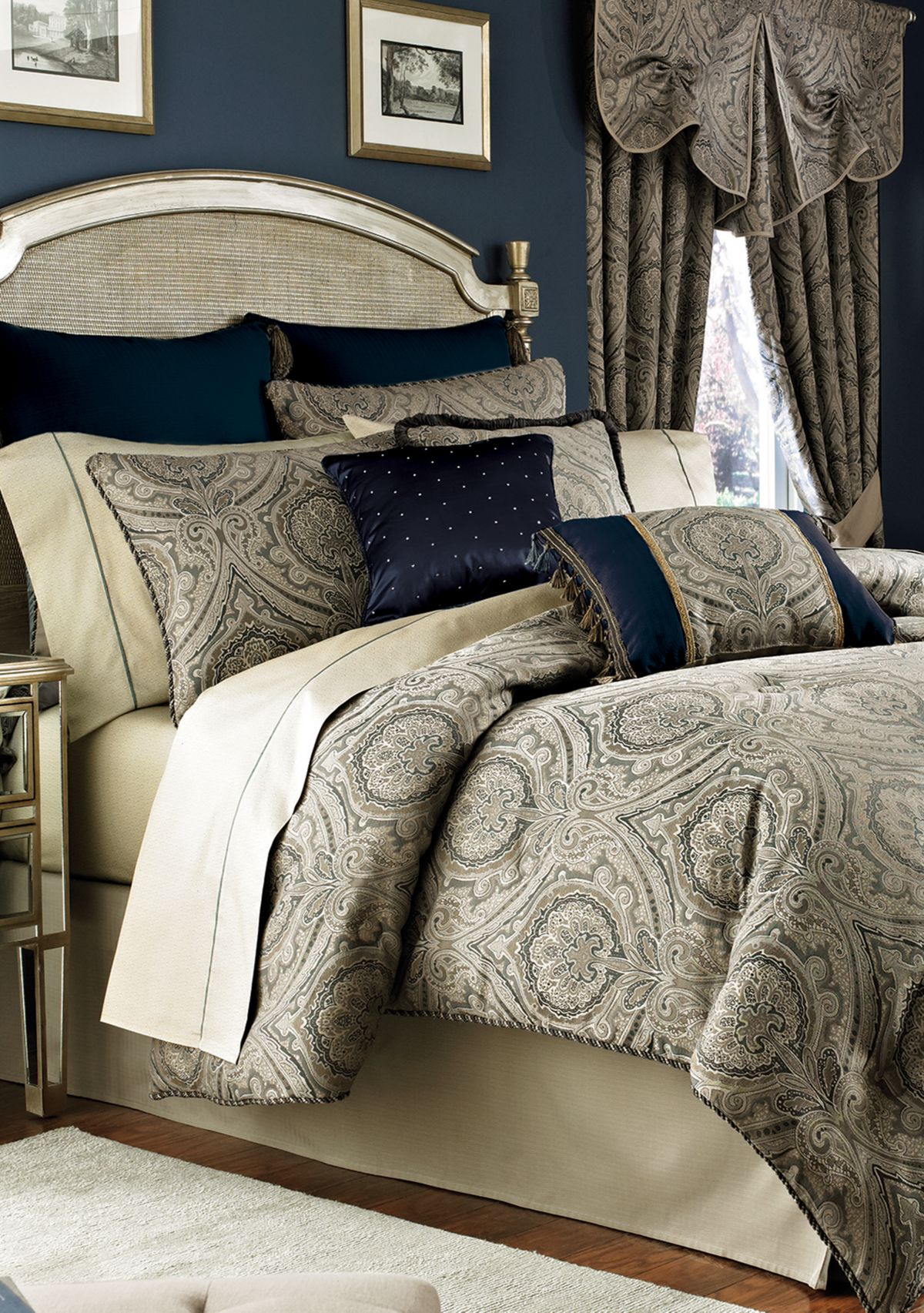 Hannah Slate Blue Full Comforter Set 80-in. x 90-in.
