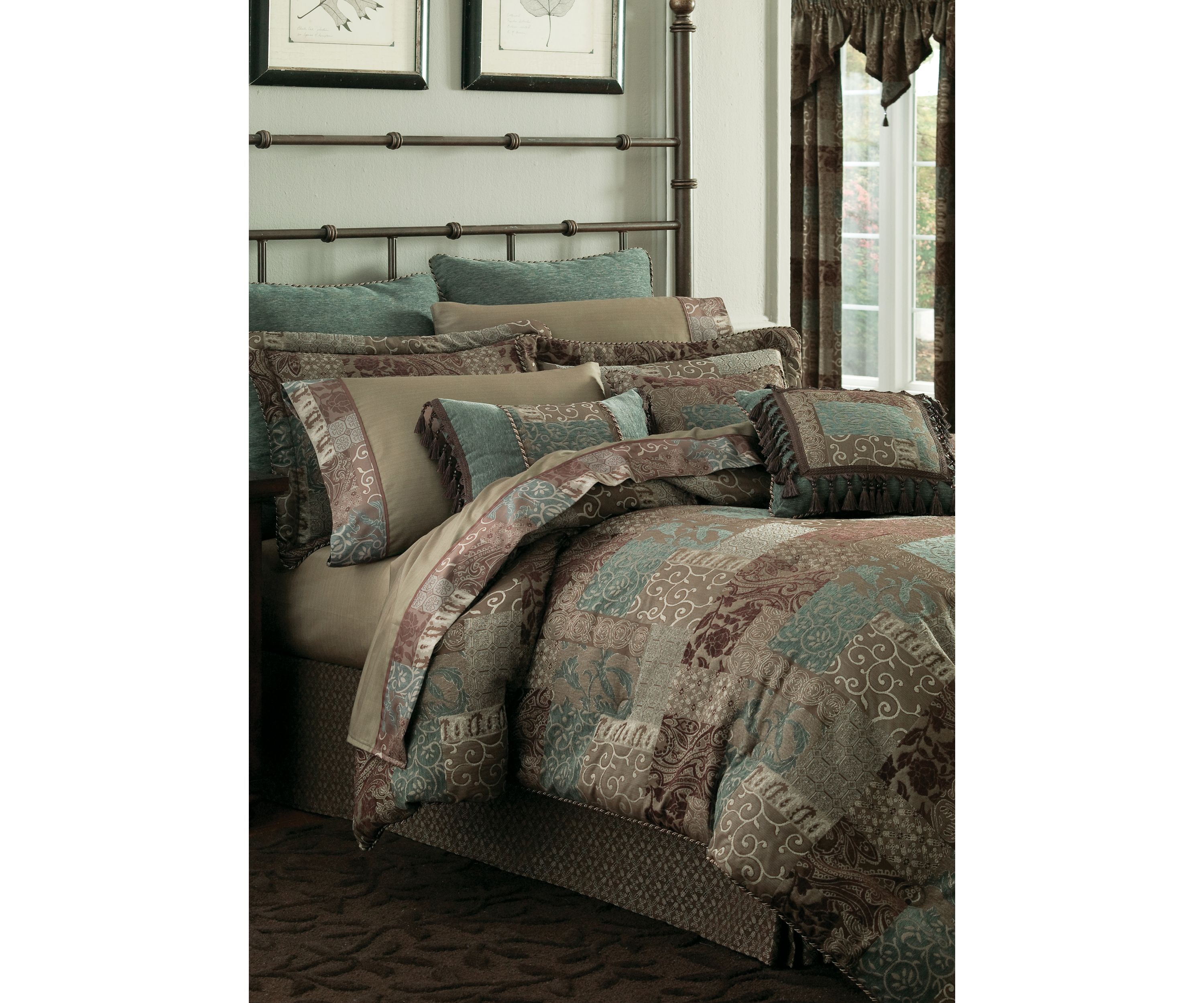 Queen Comforter Set 92x96"