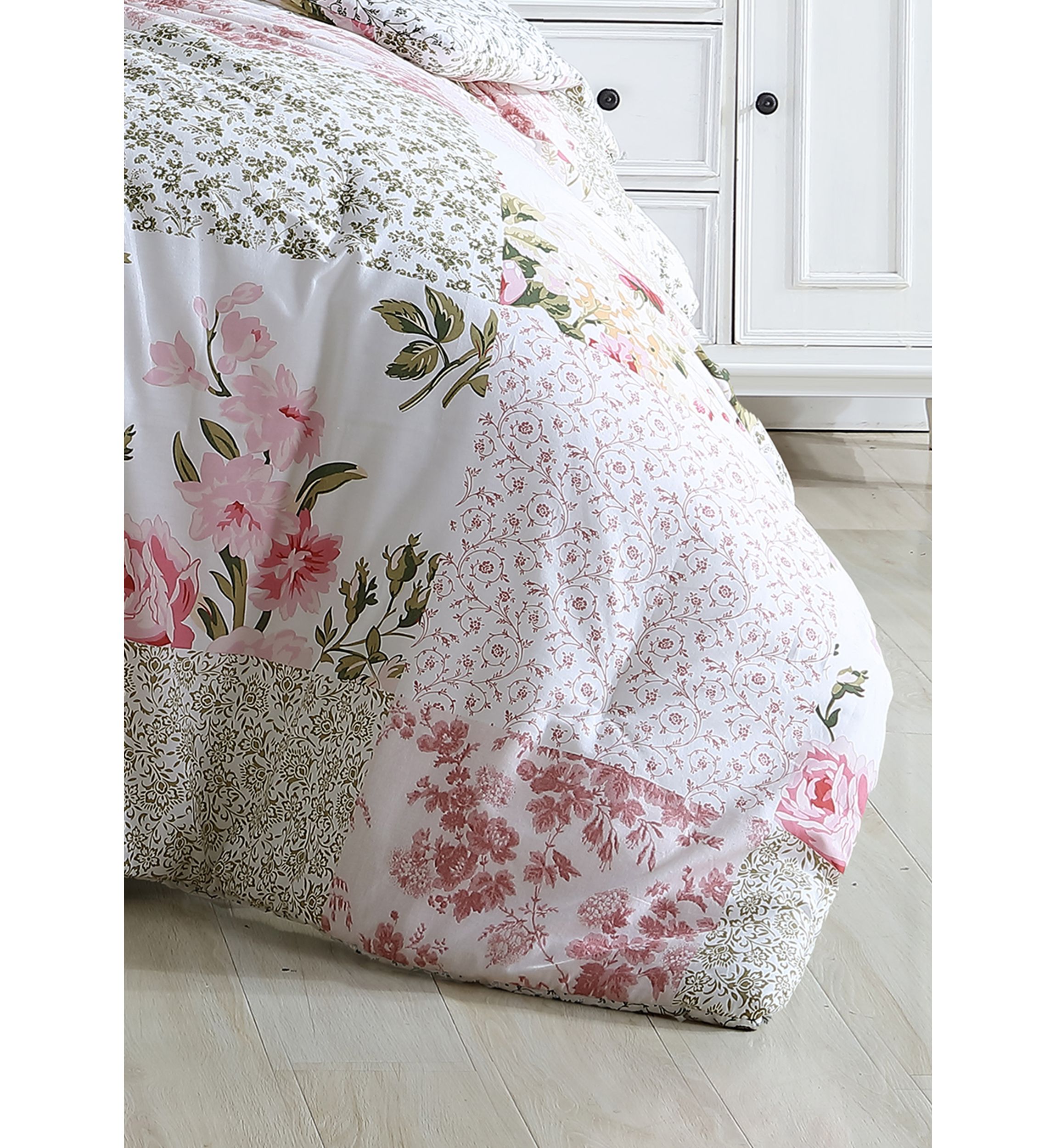 Ailyn 7-Piece Floral Cotton Comforter Bonus Set