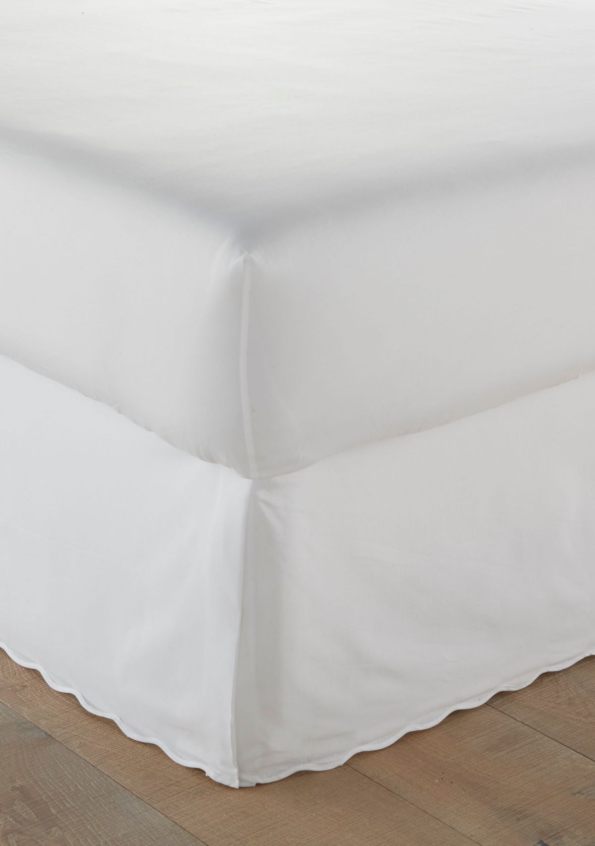 Solid Scallop Cotton Bedskirt