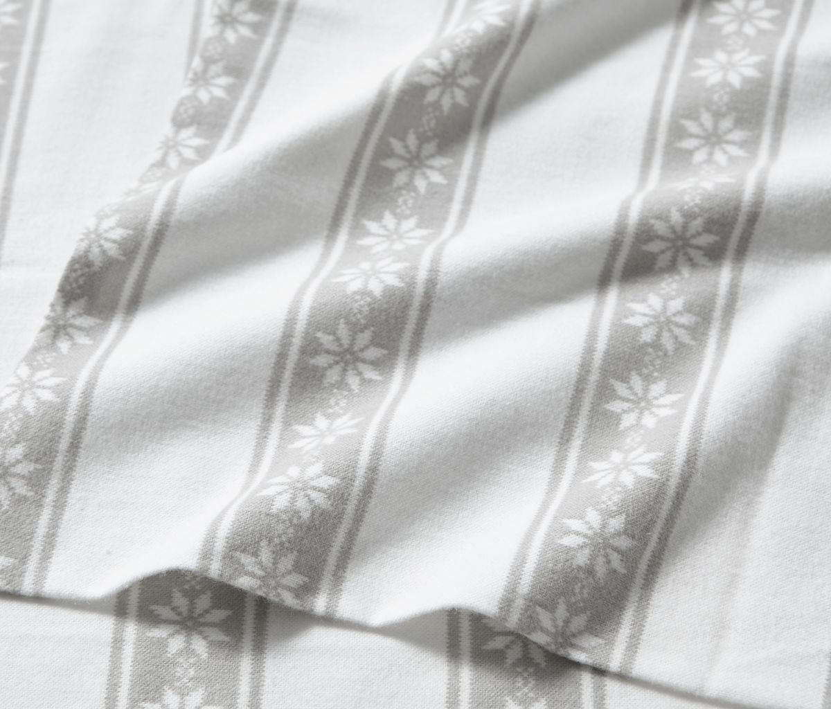 Snowflake Fair Isle 4-Piece Graphic Flannel Sheet Set