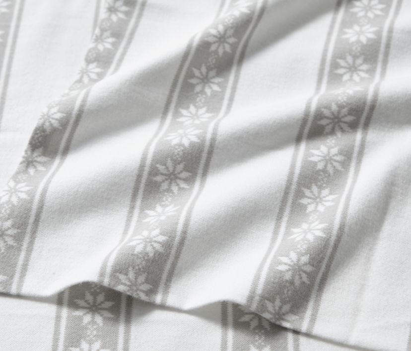 Snowflake Fair Isle 4-Piece Graphic Flannel Sheet Set
