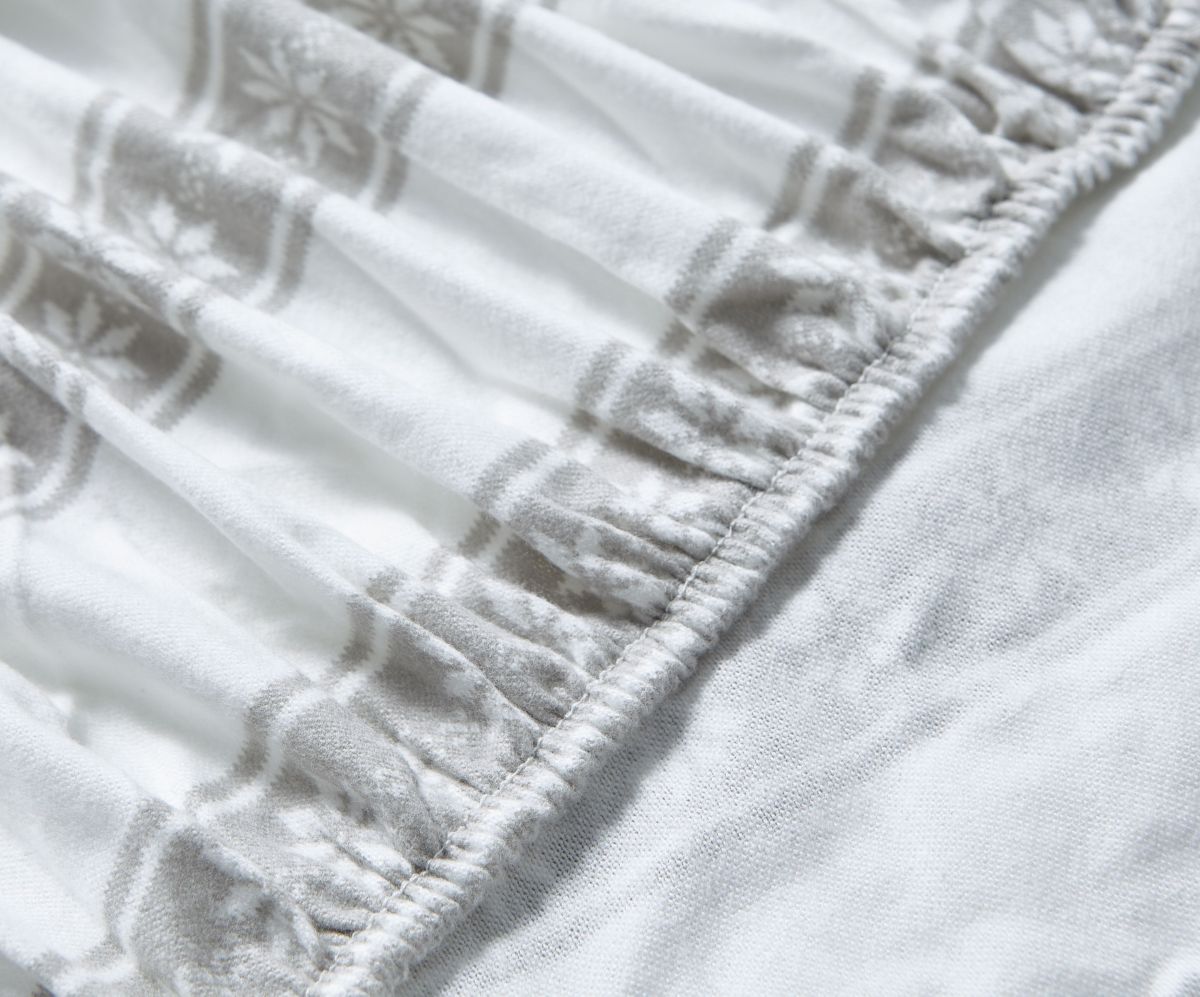 Snowflake Fair Isle 4-Piece Graphic Flannel Sheet Set