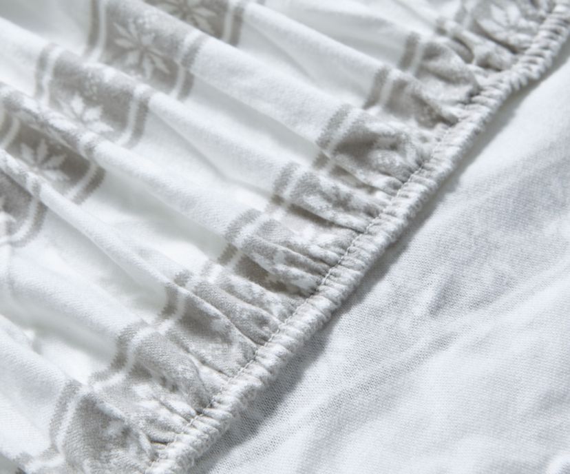 Snowflake Fair Isle 4-Piece Graphic Flannel Sheet Set