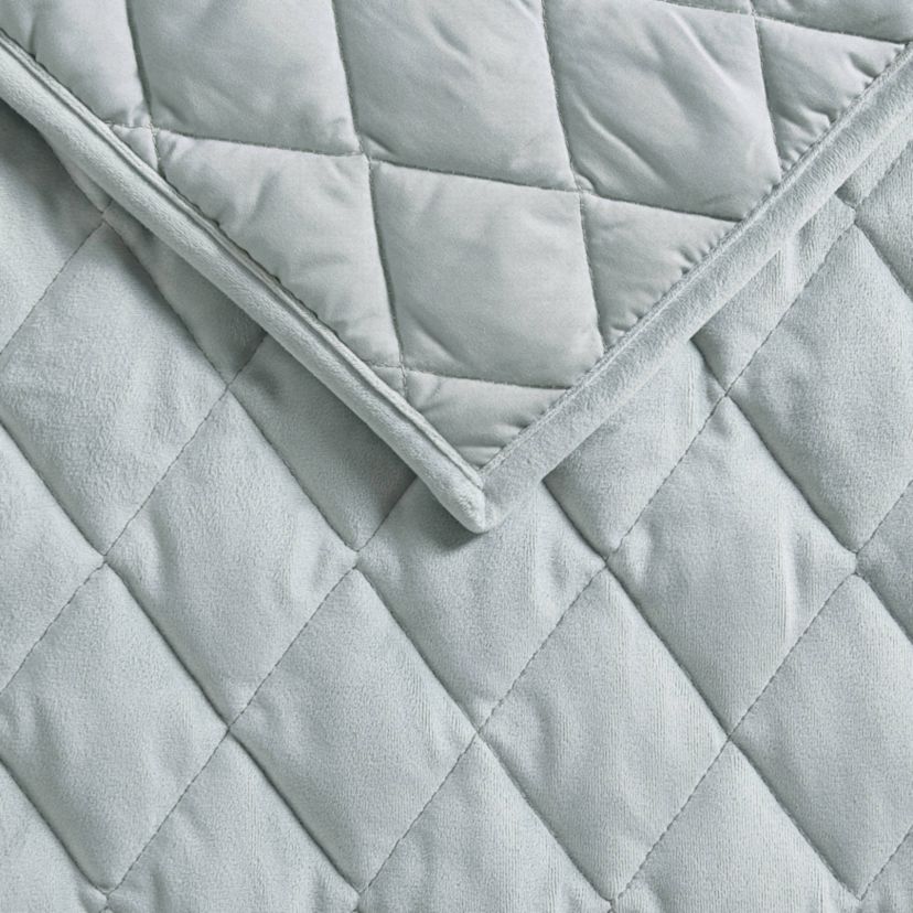 Solid Diamond Stitch Velvet- 4 Piece- Reversible Quilt Set Bonus