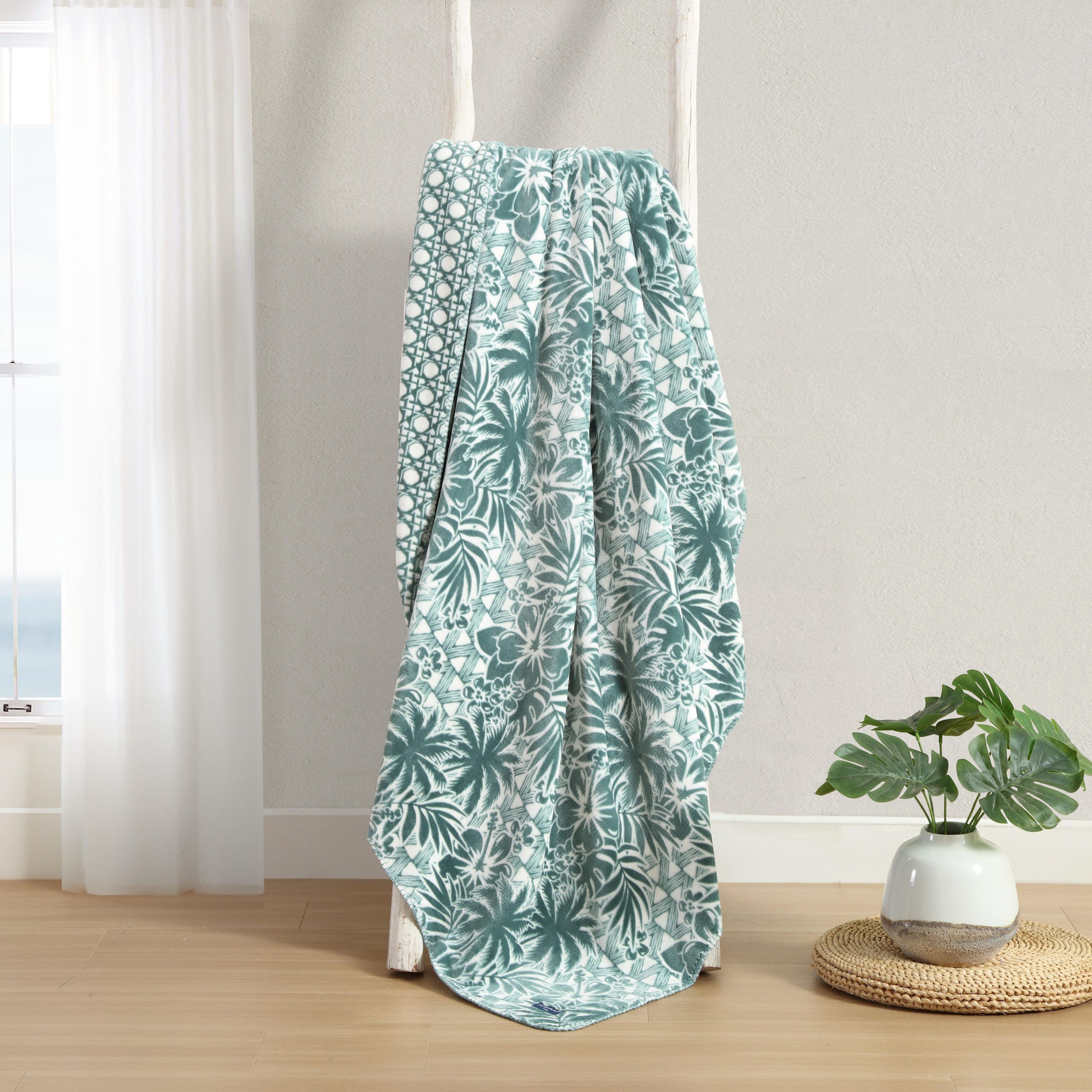 Laniaki Fronds Microfiber Blanket