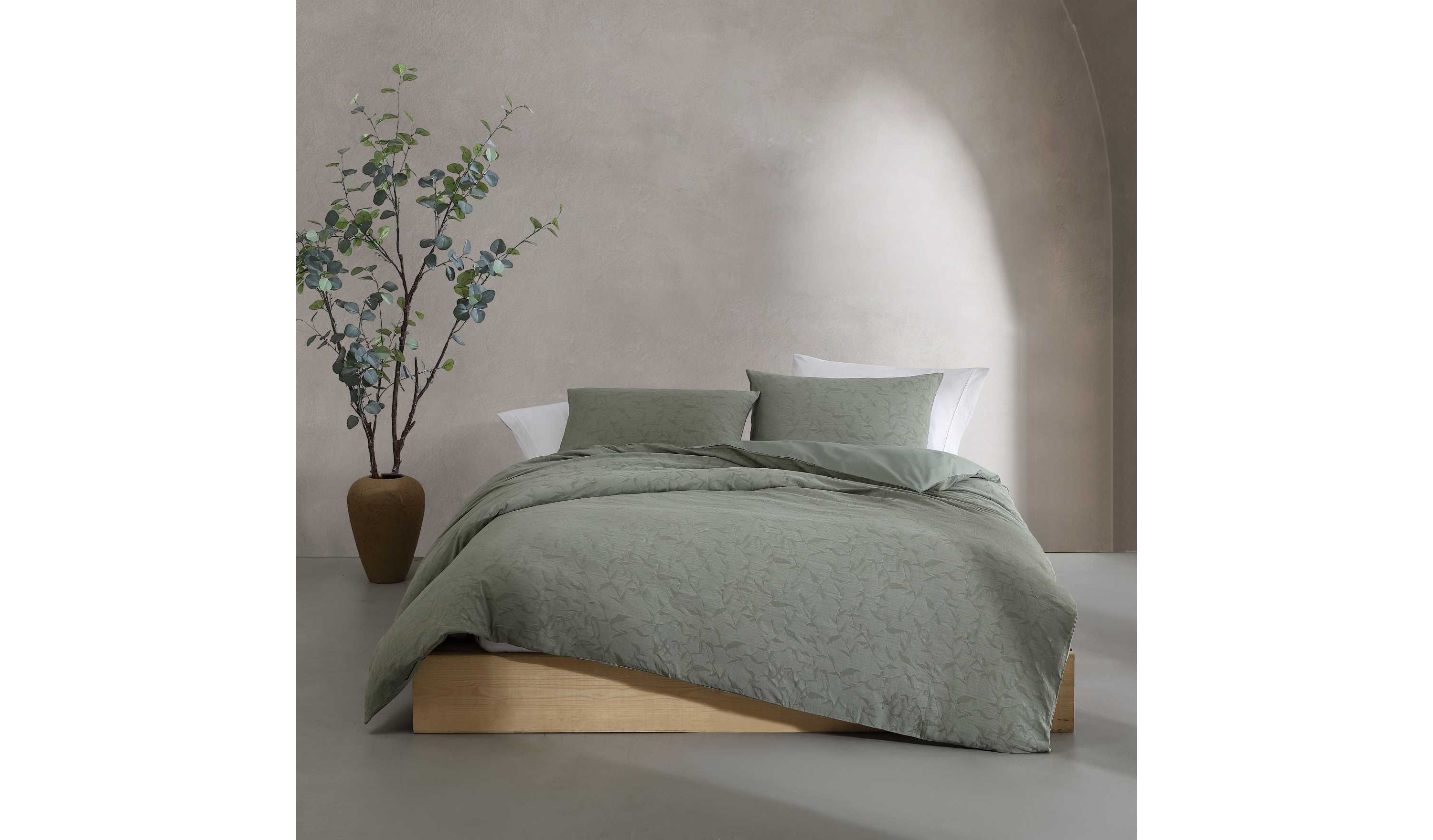 Branching Leaves Cotton Comforter-Sham Set