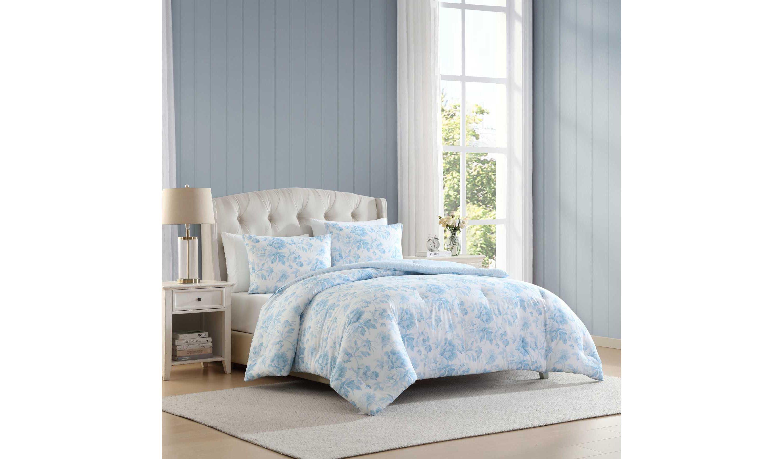 Anja Textured Toile Comforter Set