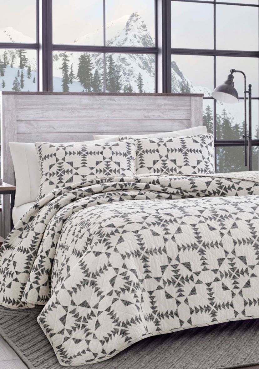 Arrowhead Reversible Quilt Set