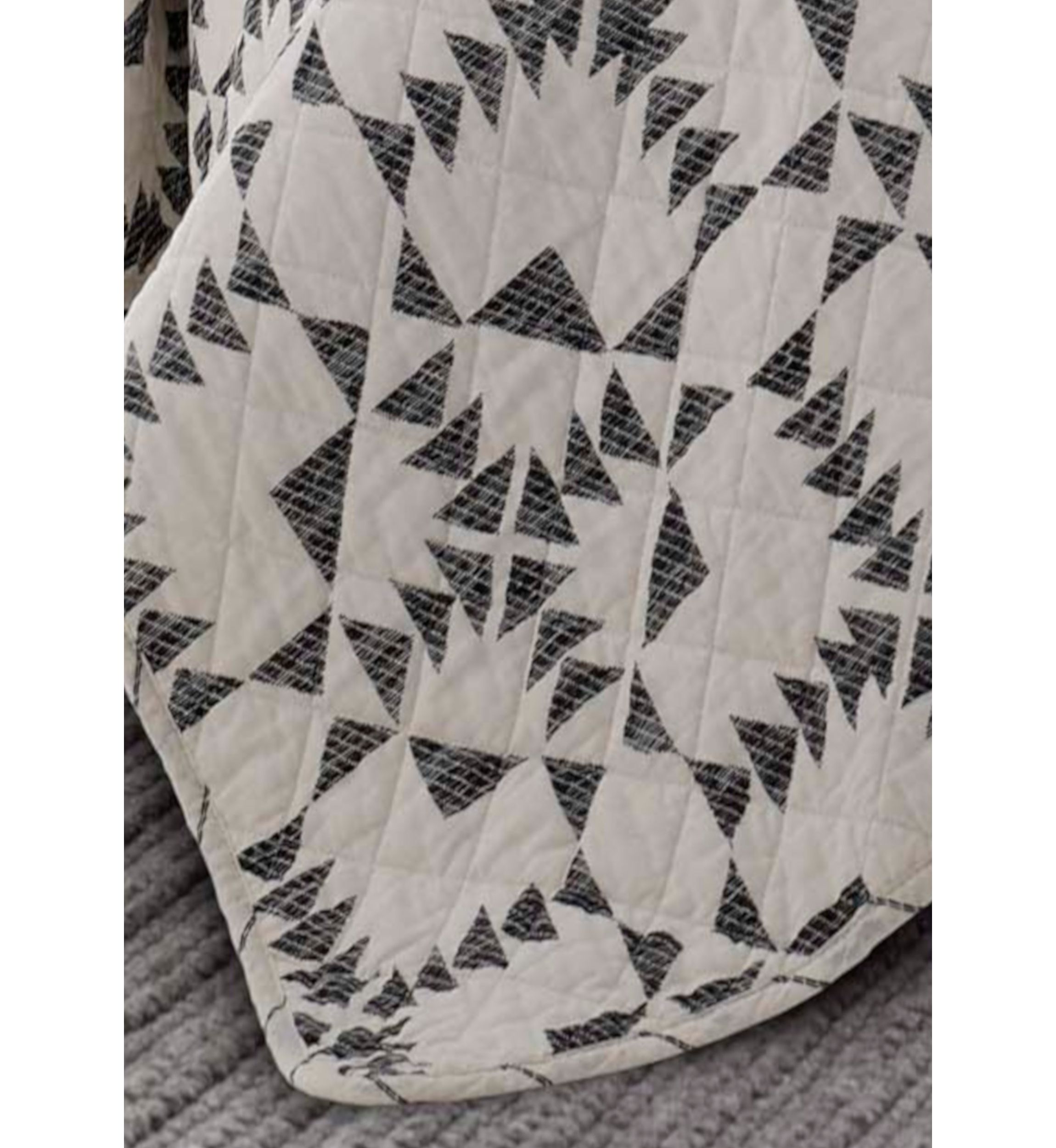 Arrowhead Reversible Quilt Set