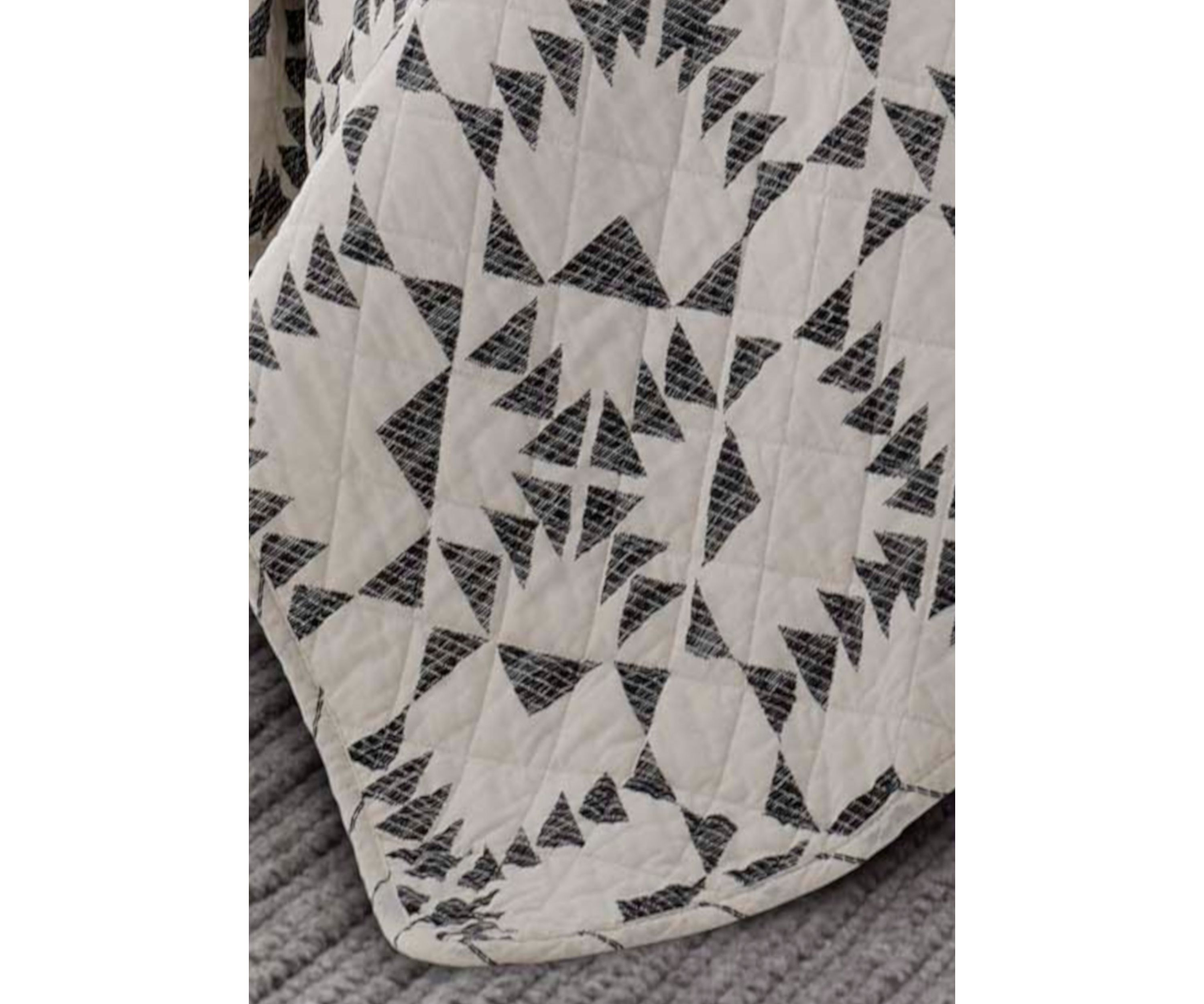 Arrowhead Reversible Quilt Set