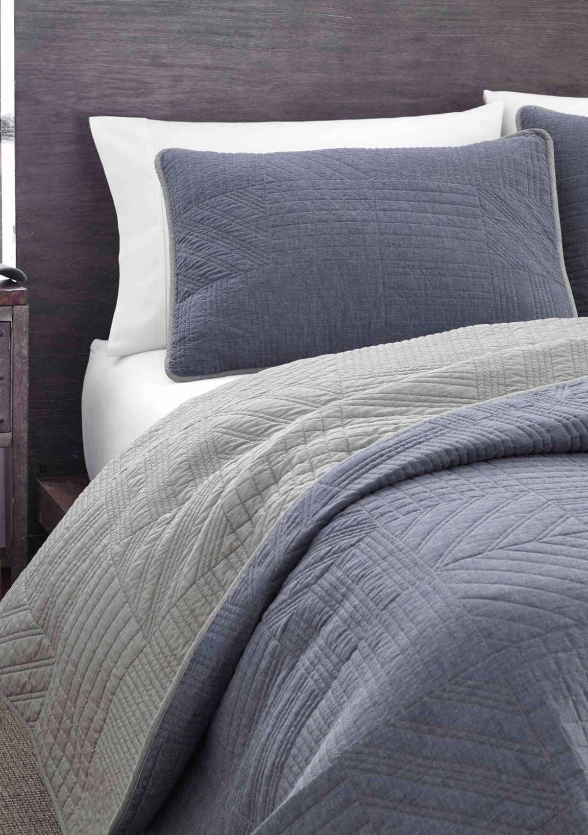 Hidden Lake Quilt Set