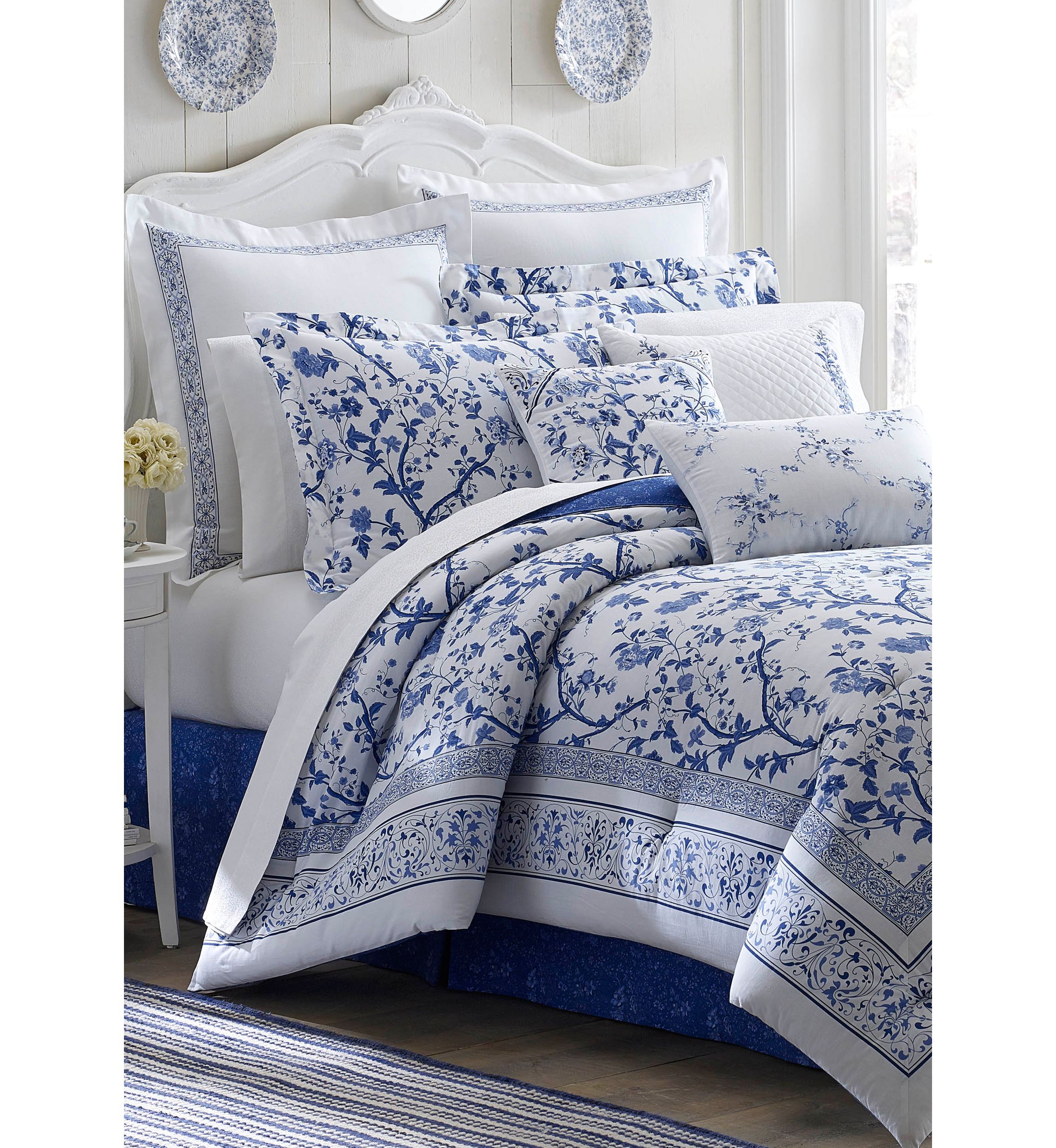 Charlotte Full Comforter Set