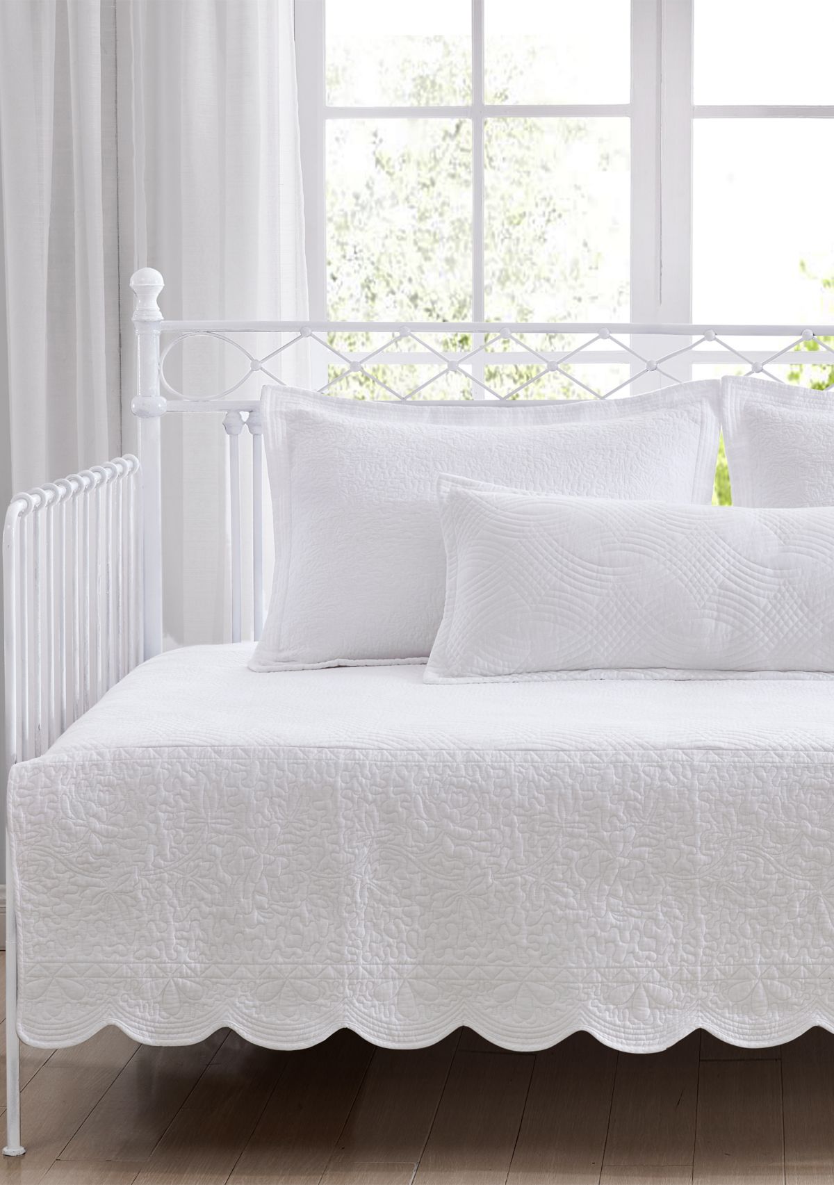 Solid Trellis Stitch 4-Piece Cotton Daybed Set