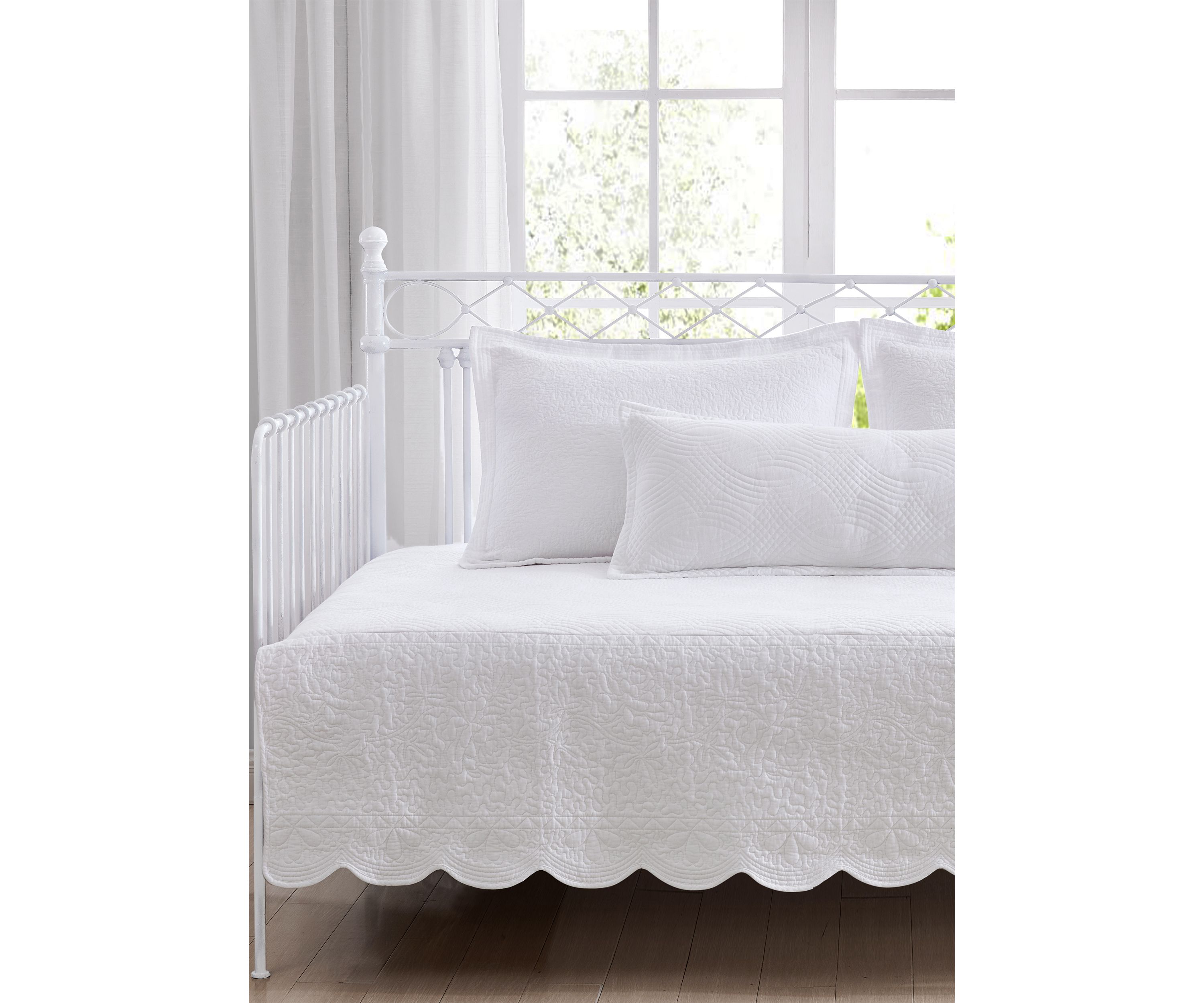 Solid Trellis Stitch 4-Piece Cotton Daybed Set