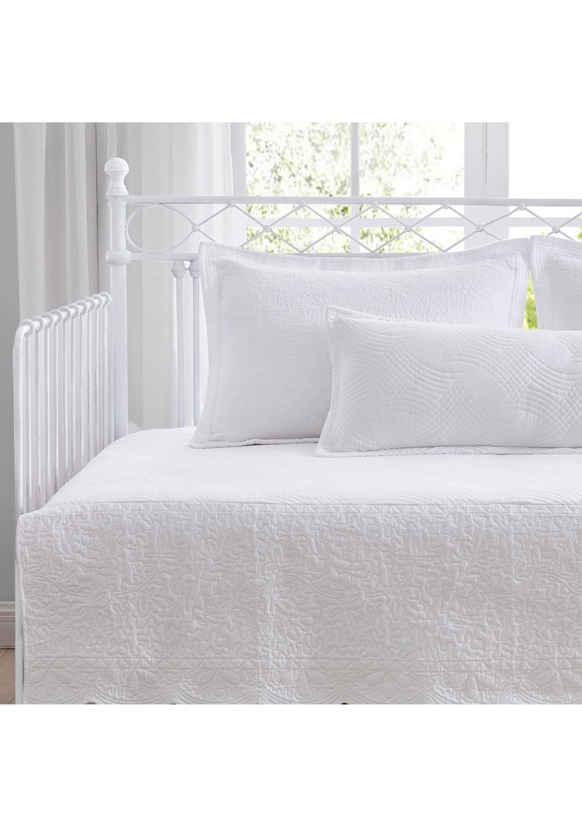 Solid Trellis Stitch 4-Piece Cotton Daybed Set