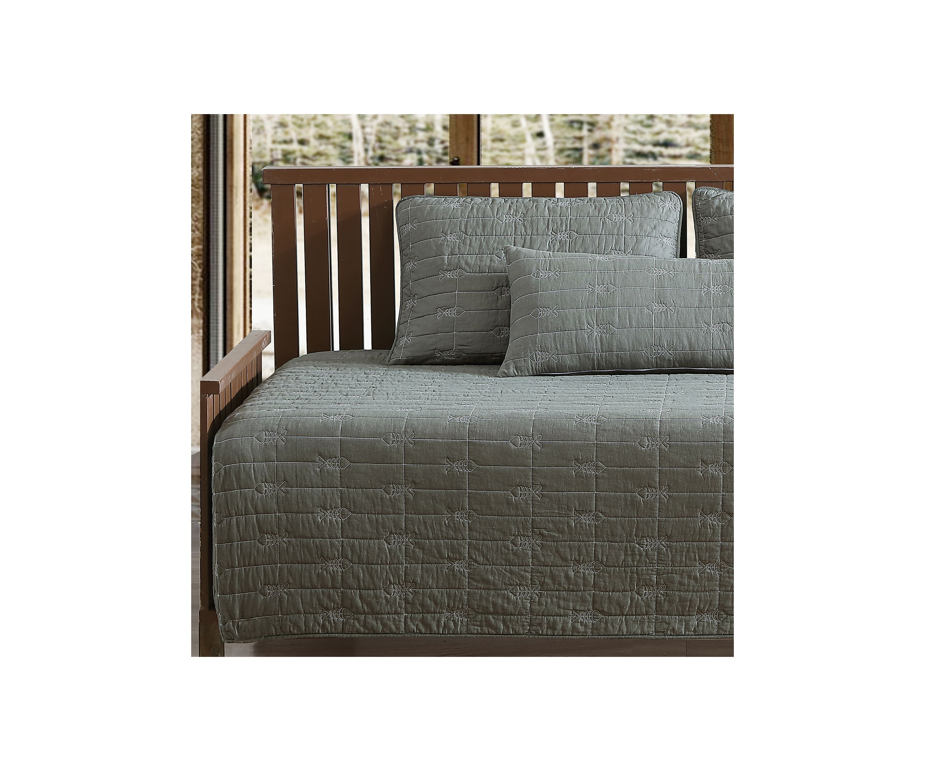 Troutdale Solid 4-Piece Cotton Bonus Daybed Set
