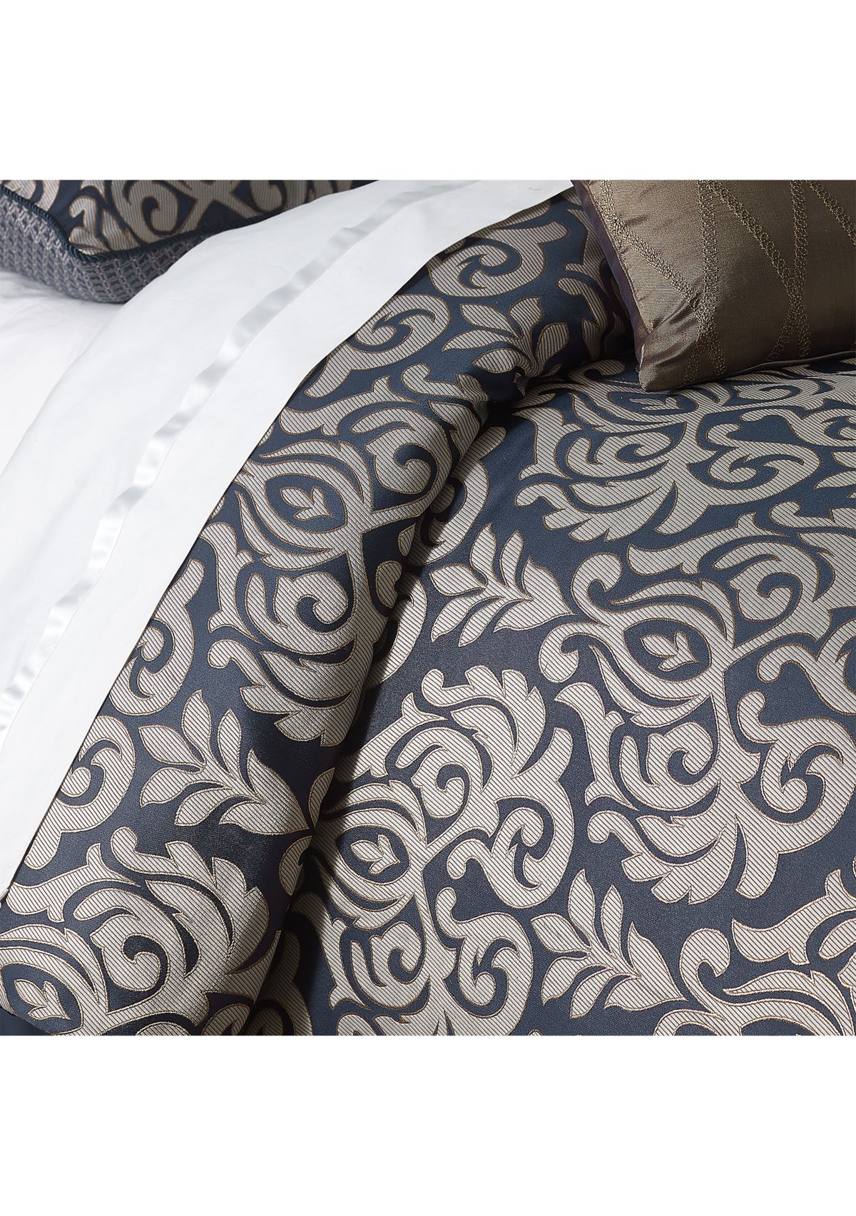 Bastia 4 Piece Comforter Set