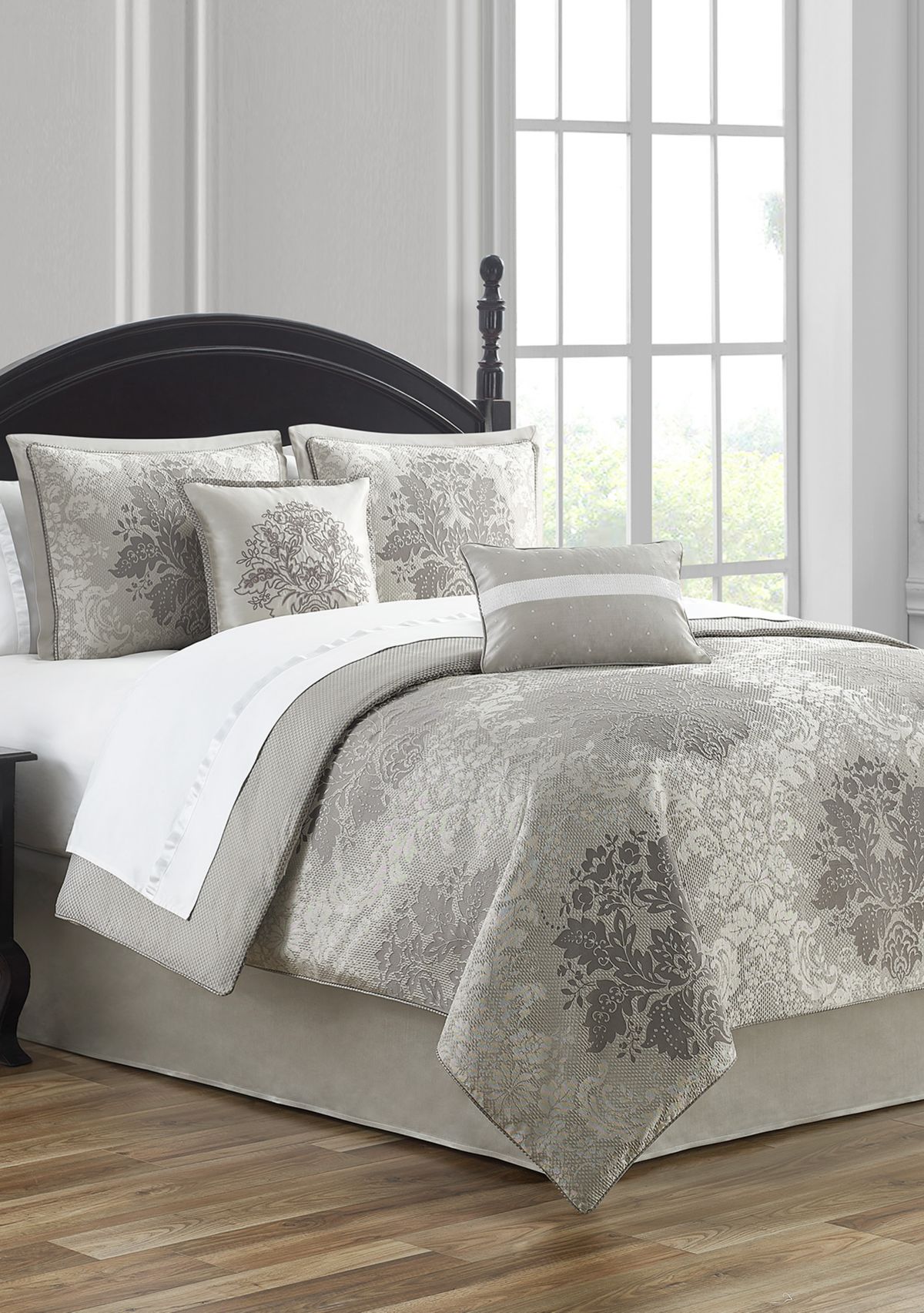 Ameline Comforter Set