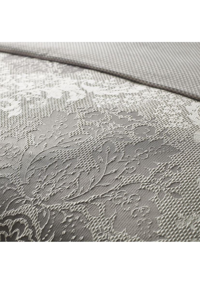 Ameline Comforter Set